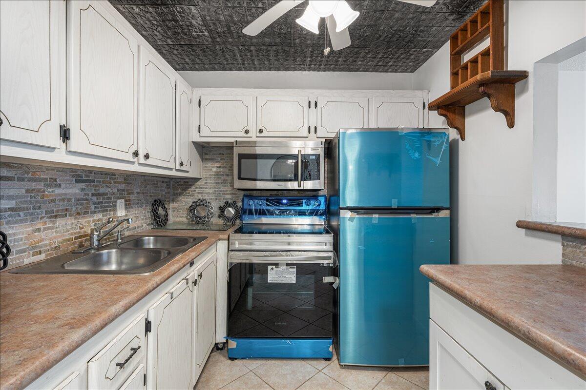 CAMBRIDGE CONDO - Residential