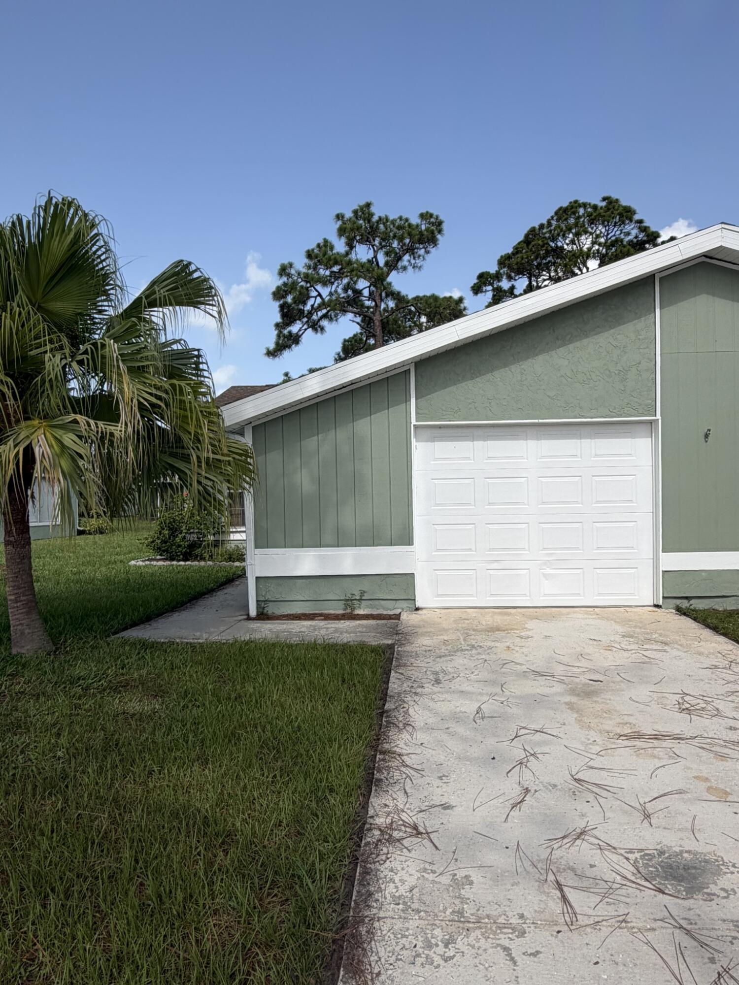 SOUTH PORT ST LUCIE UNIT 17 - Residential