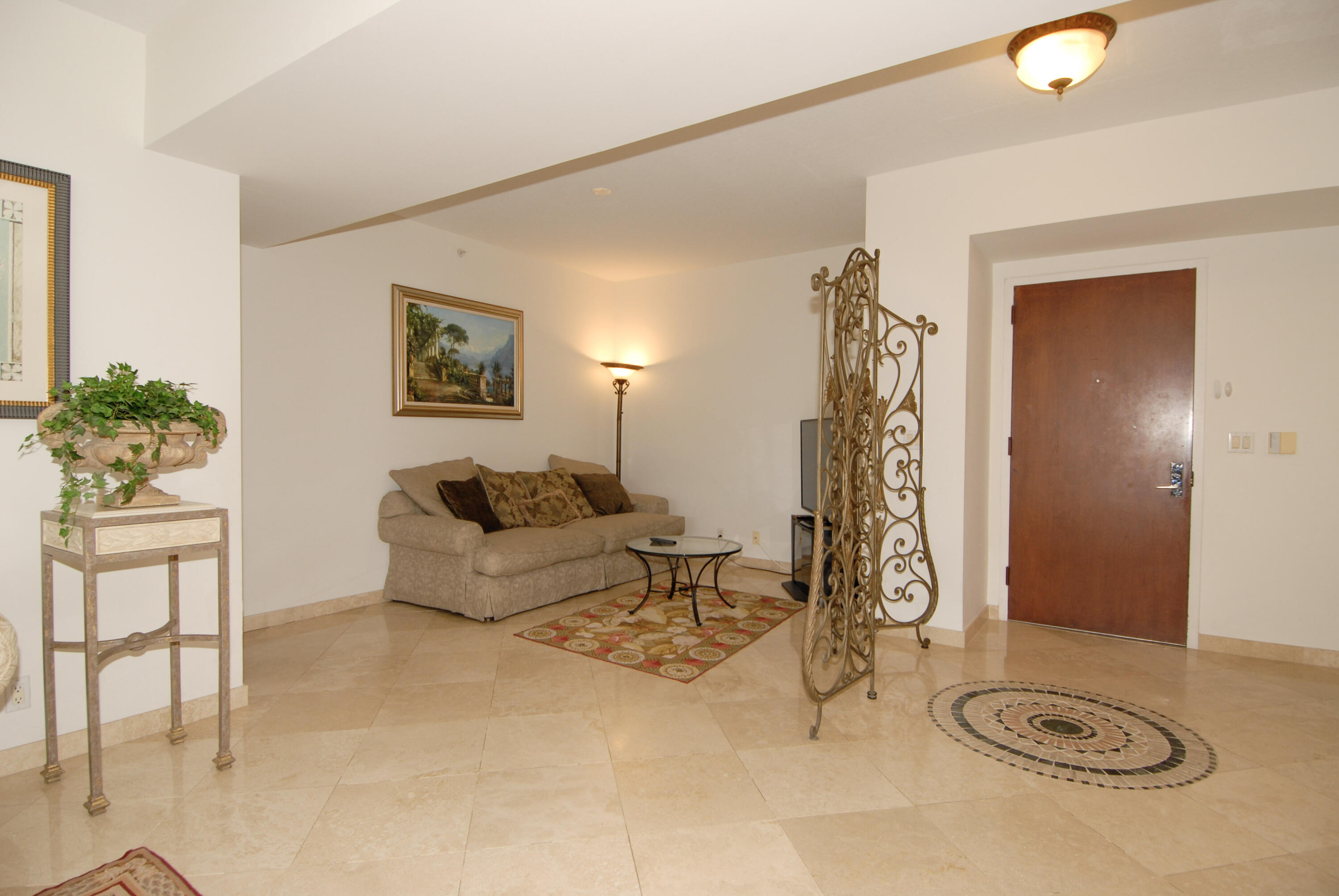 LHERMITAGE II CONDOMINIUM - Residential Lease