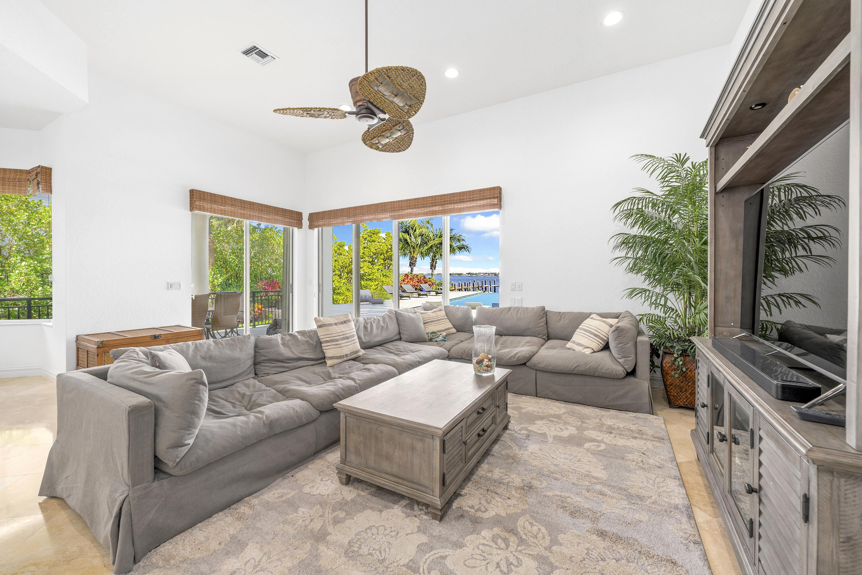 LANTANA POINT - Residential