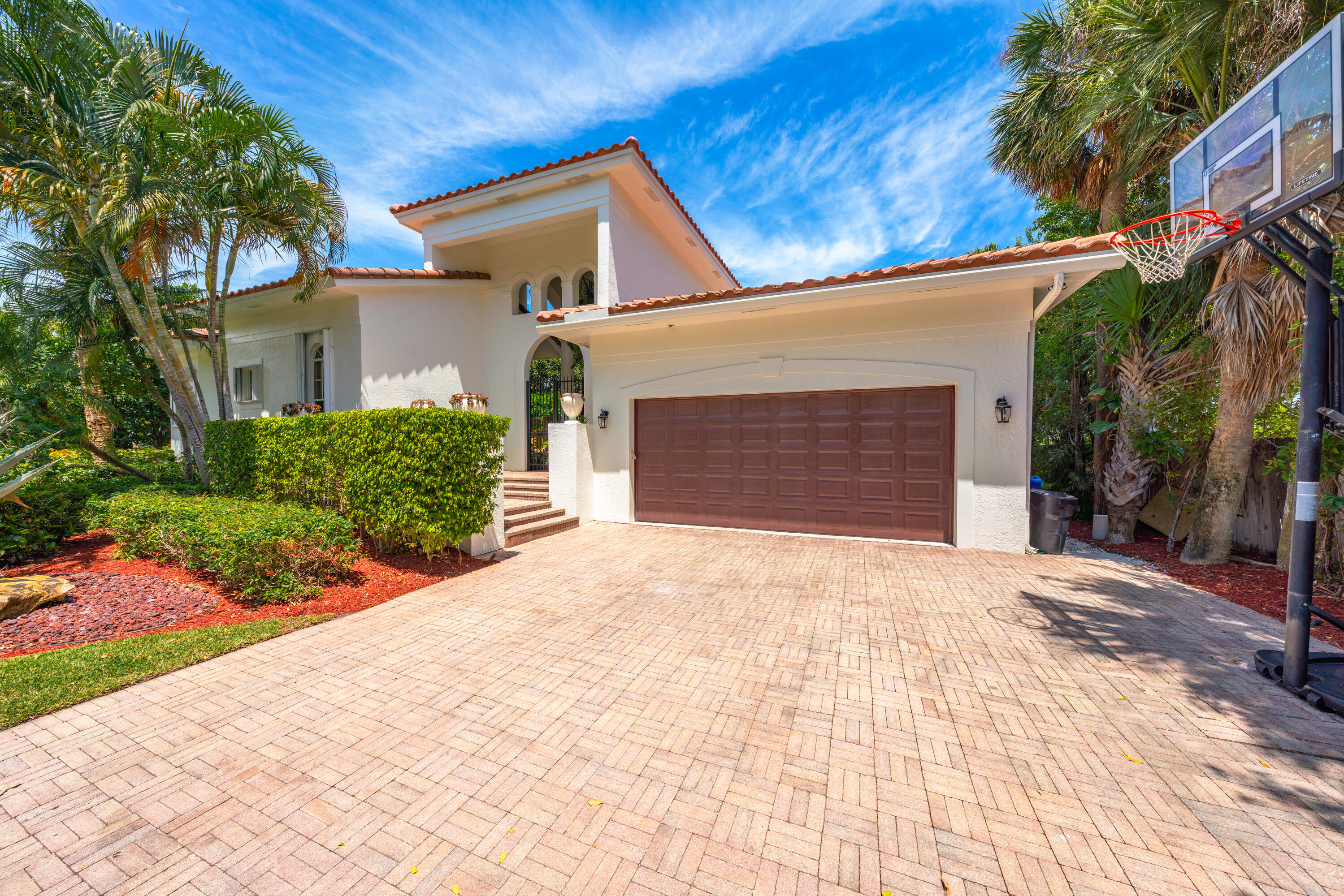 LANTANA POINT - Residential