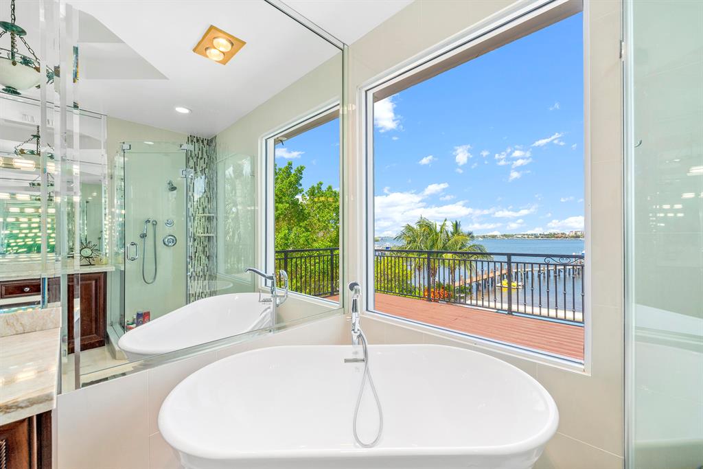 LANTANA POINT - Residential