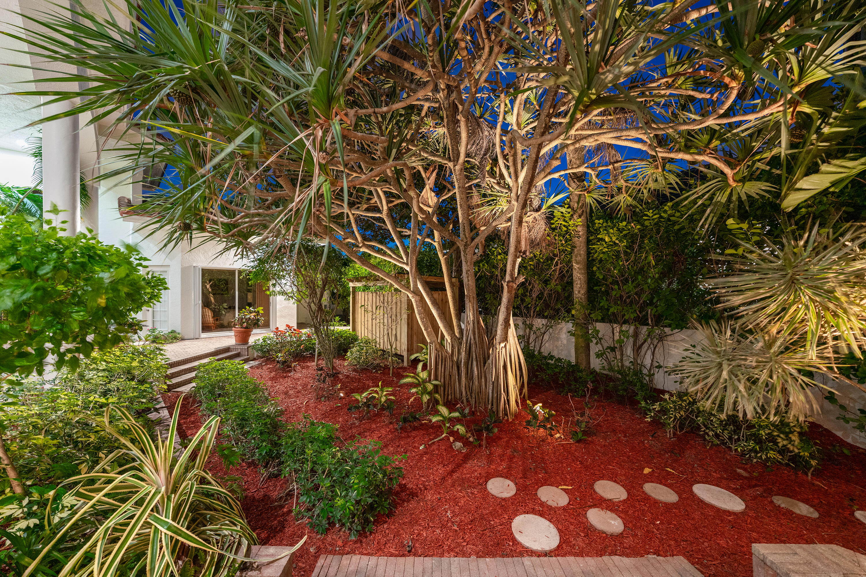 LANTANA POINT - Residential