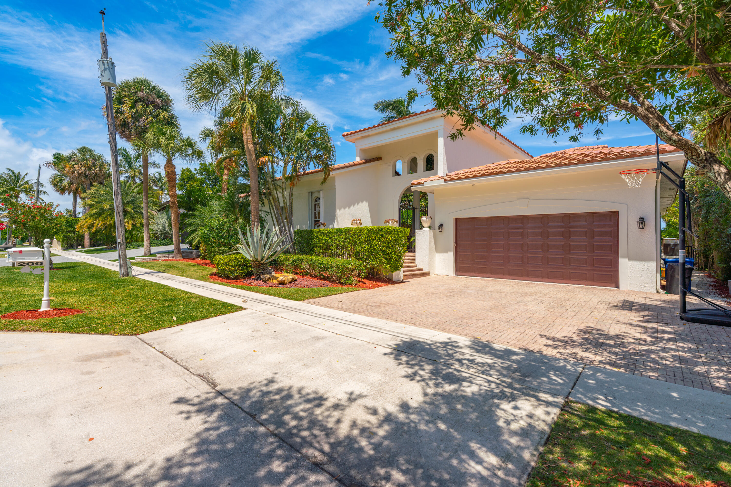 LANTANA POINT - Residential