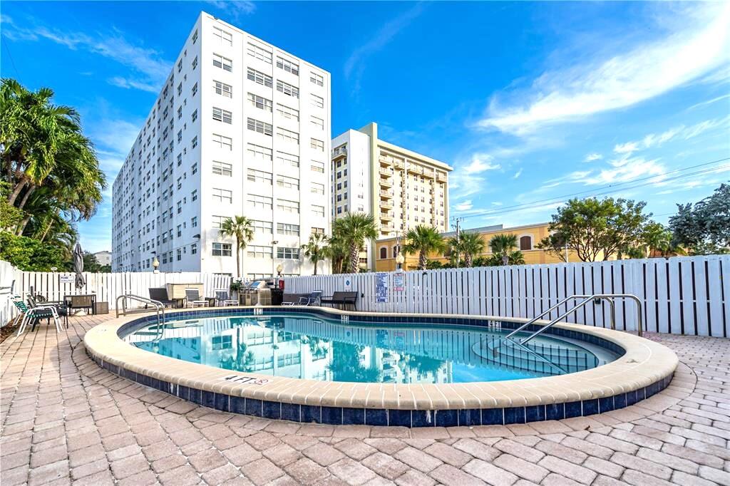 HORIZON HOUSE CONDO - Residential