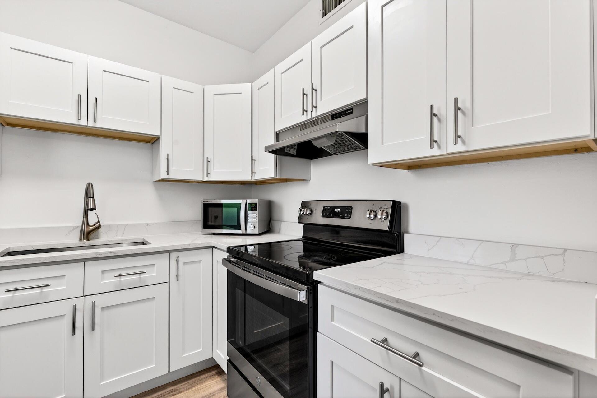 HORIZON HOUSE CONDO - Residential