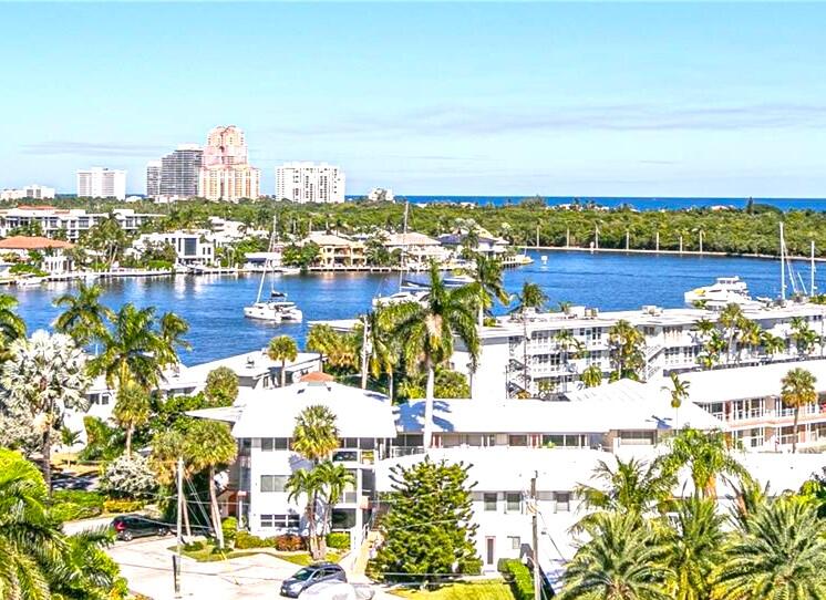 HORIZON HOUSE CONDO - Residential