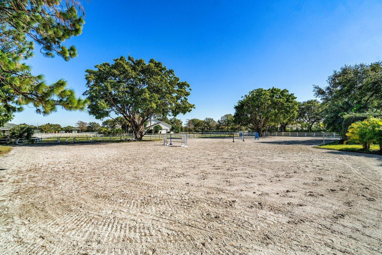 SADDLE TRAIL PARK OF WELLINGTON - Residential