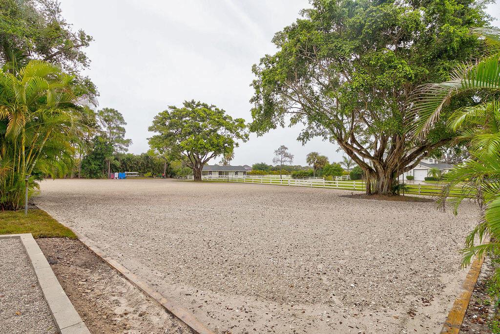 SADDLE TRAIL PARK OF WELLINGTON - Residential