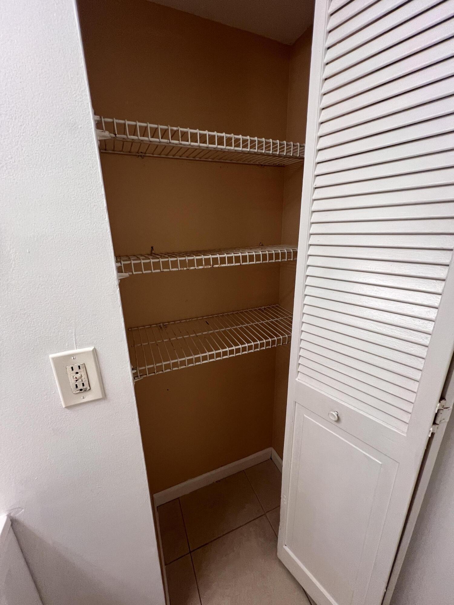 CROSS CREEK CONDO - Residential Lease