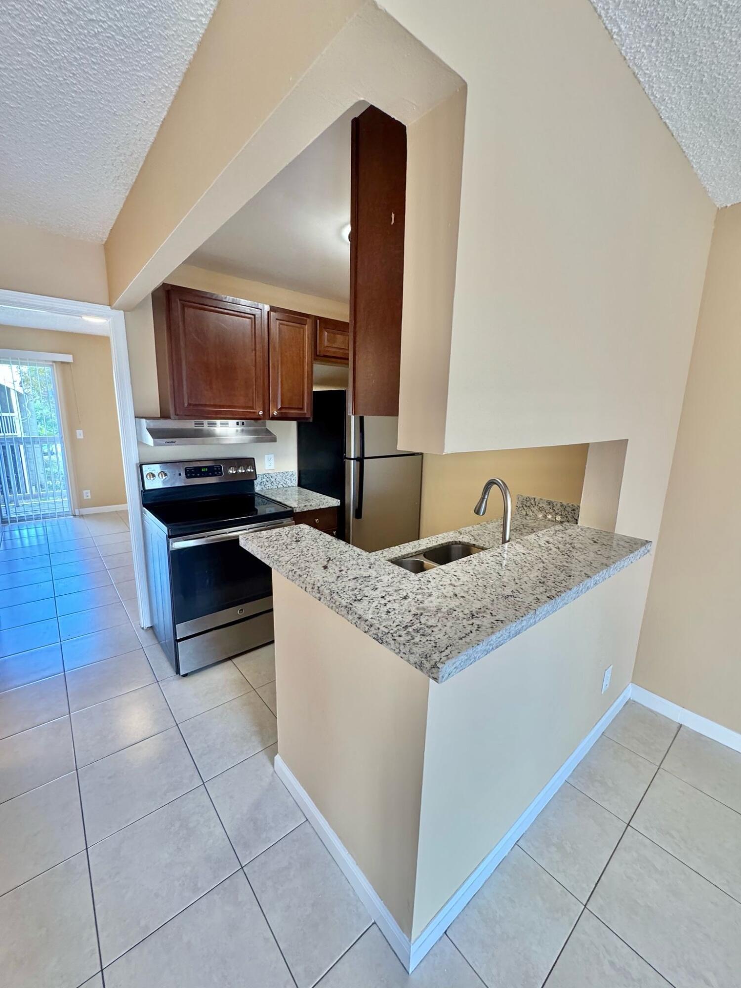 CROSS CREEK CONDO - Residential Lease