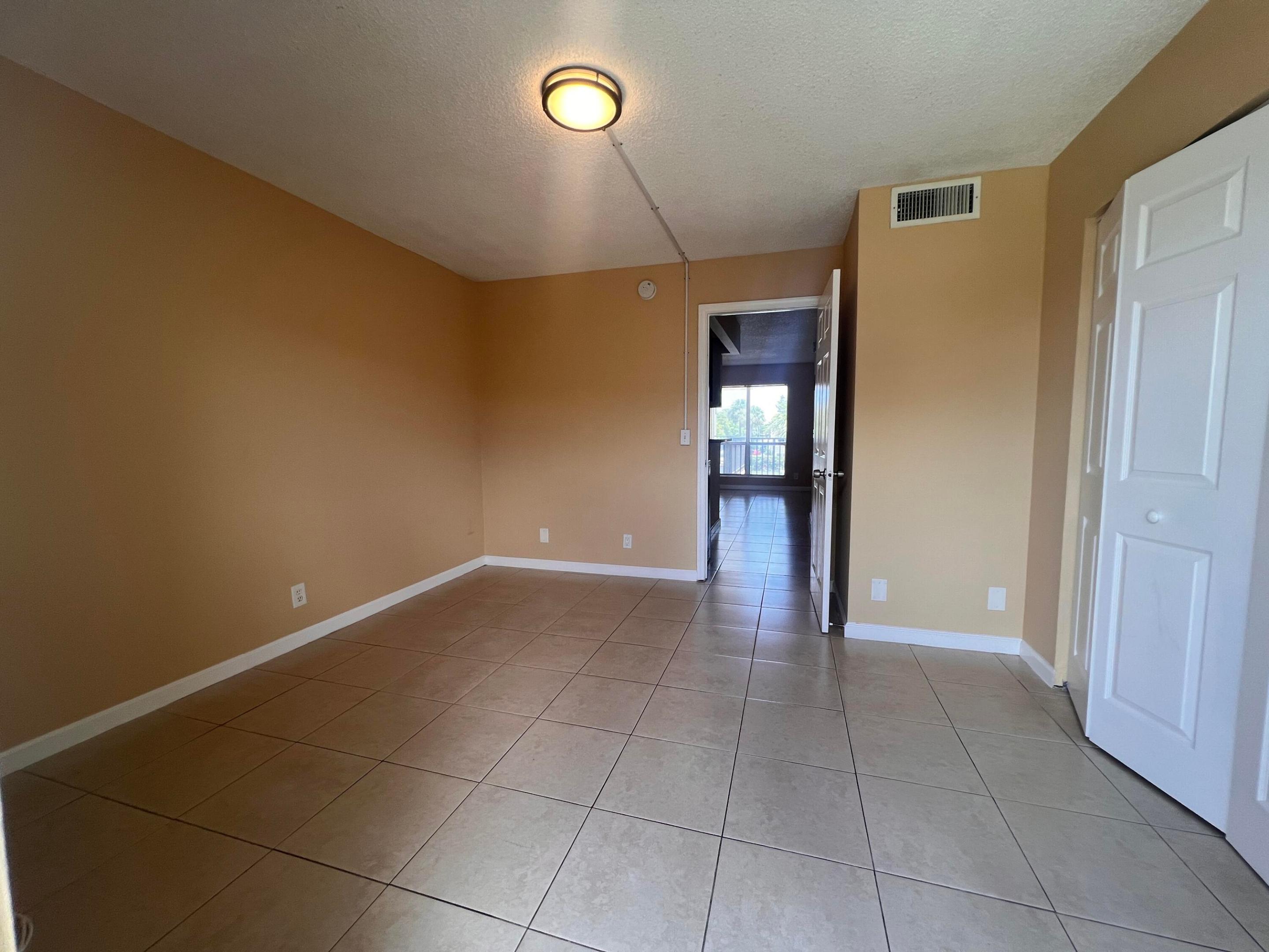 CROSS CREEK CONDO - Residential Lease