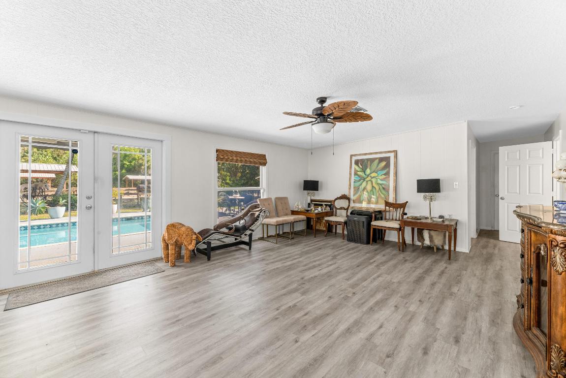 LOXAHATCHEE GROVES - Residential