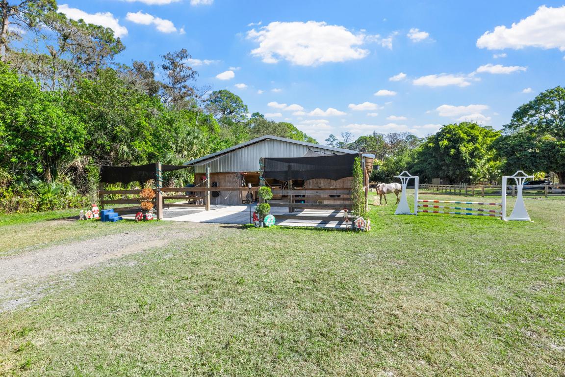 LOXAHATCHEE GROVES - Residential