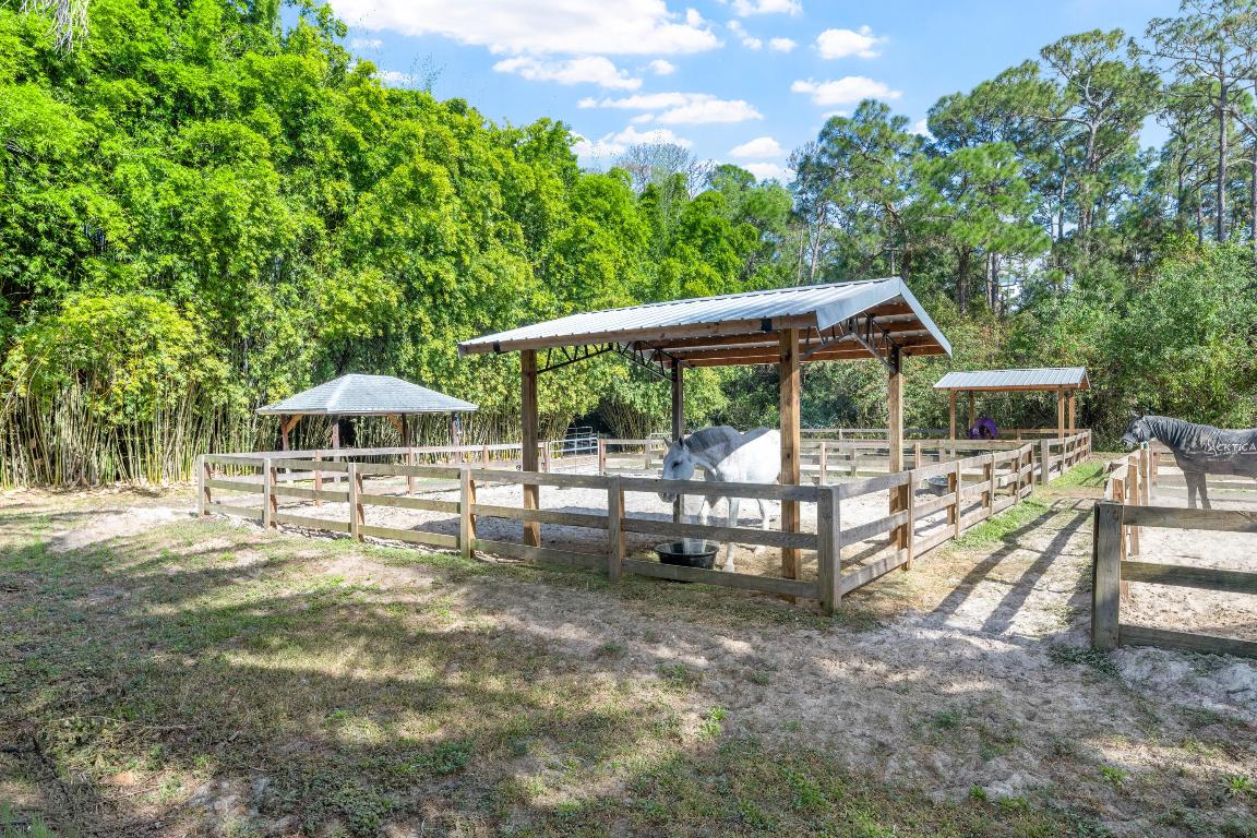 LOXAHATCHEE GROVES - Residential