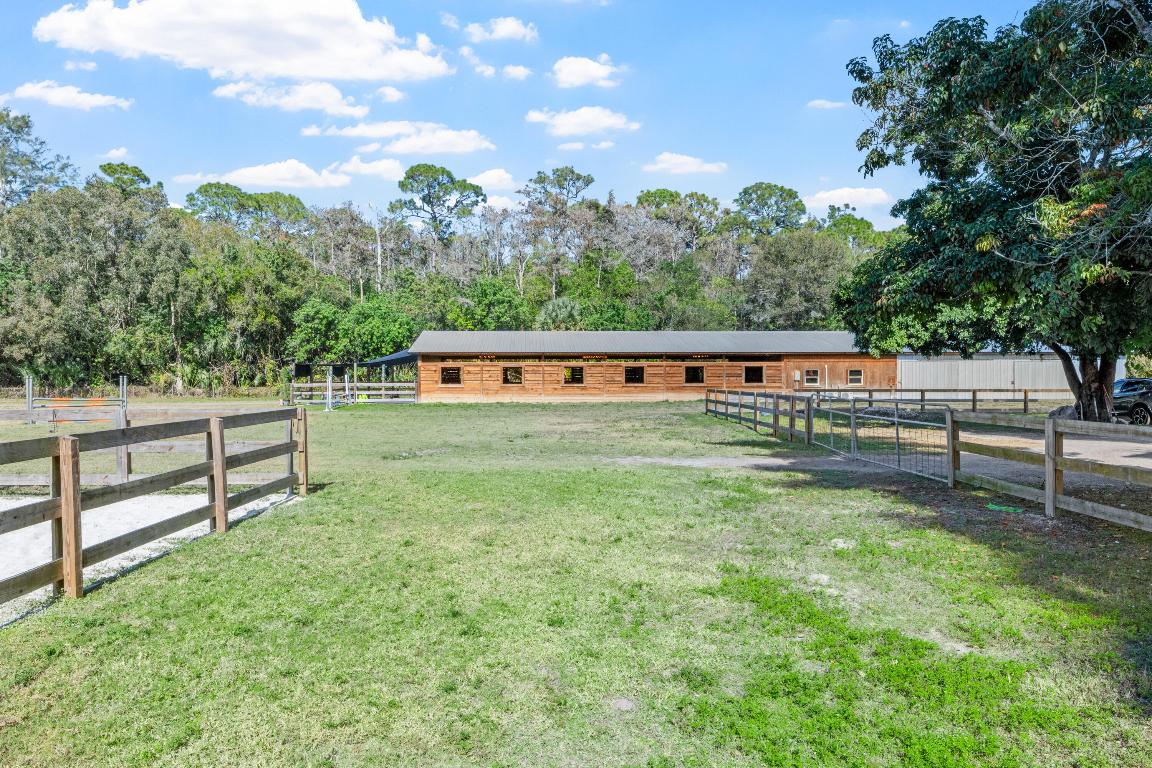 LOXAHATCHEE GROVES - Residential