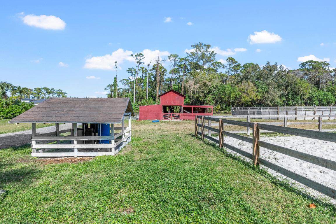 LOXAHATCHEE GROVES - Residential