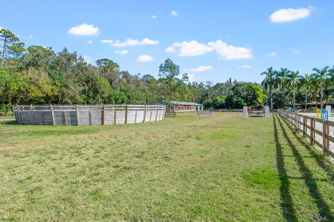 LOXAHATCHEE GROVES - Residential