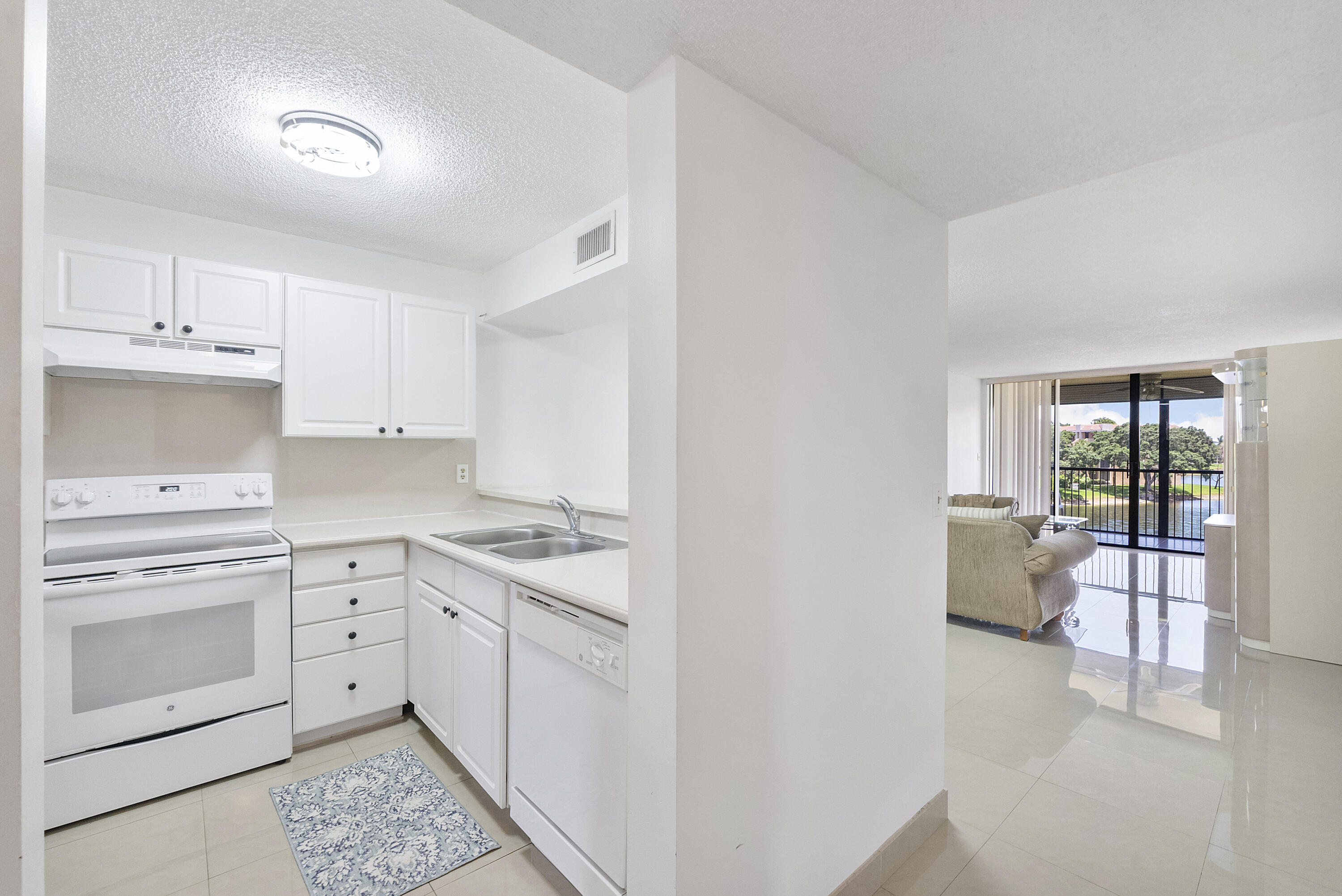 CORAL GATE III CONDO - Residential