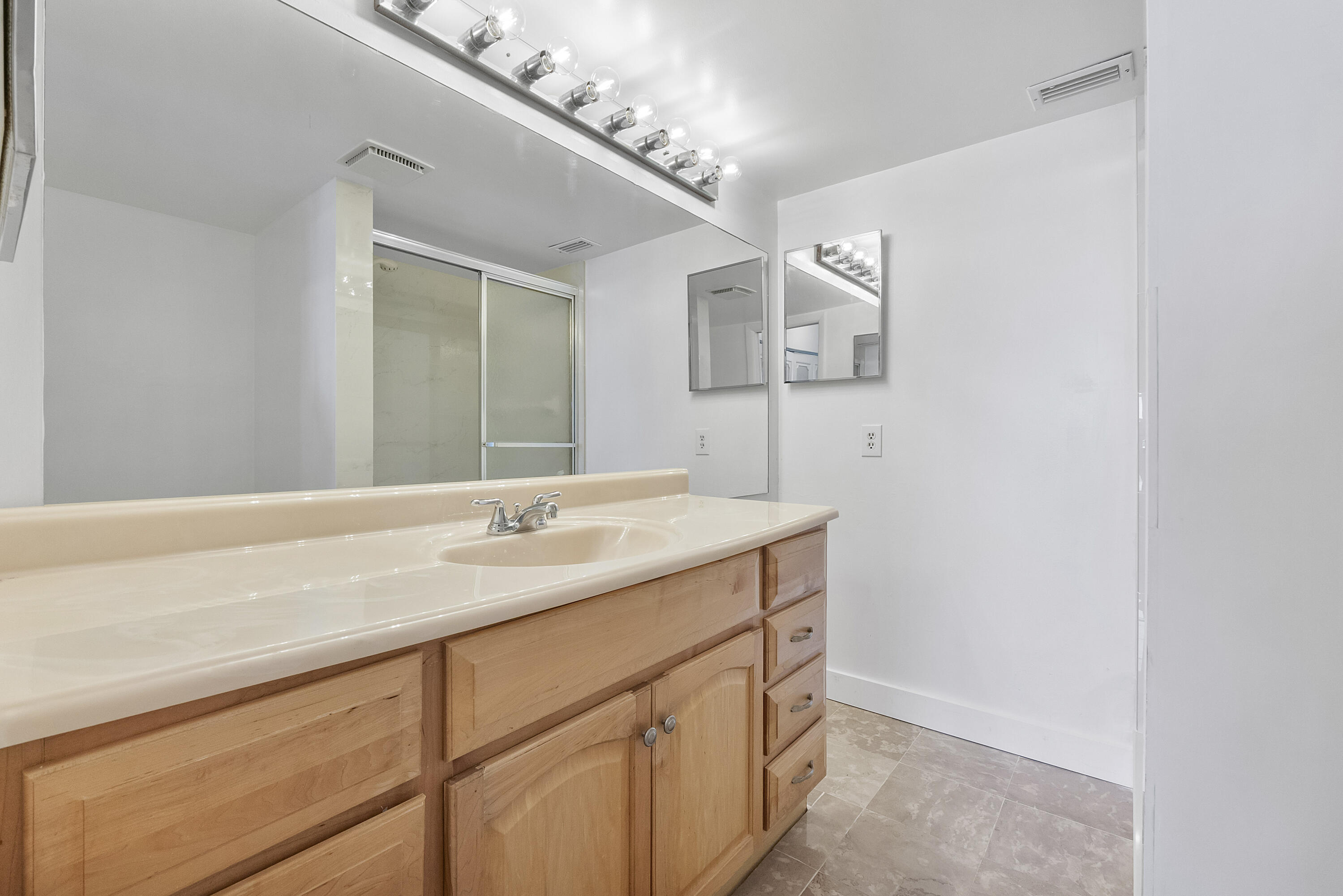 CORAL GATE III CONDO - Residential