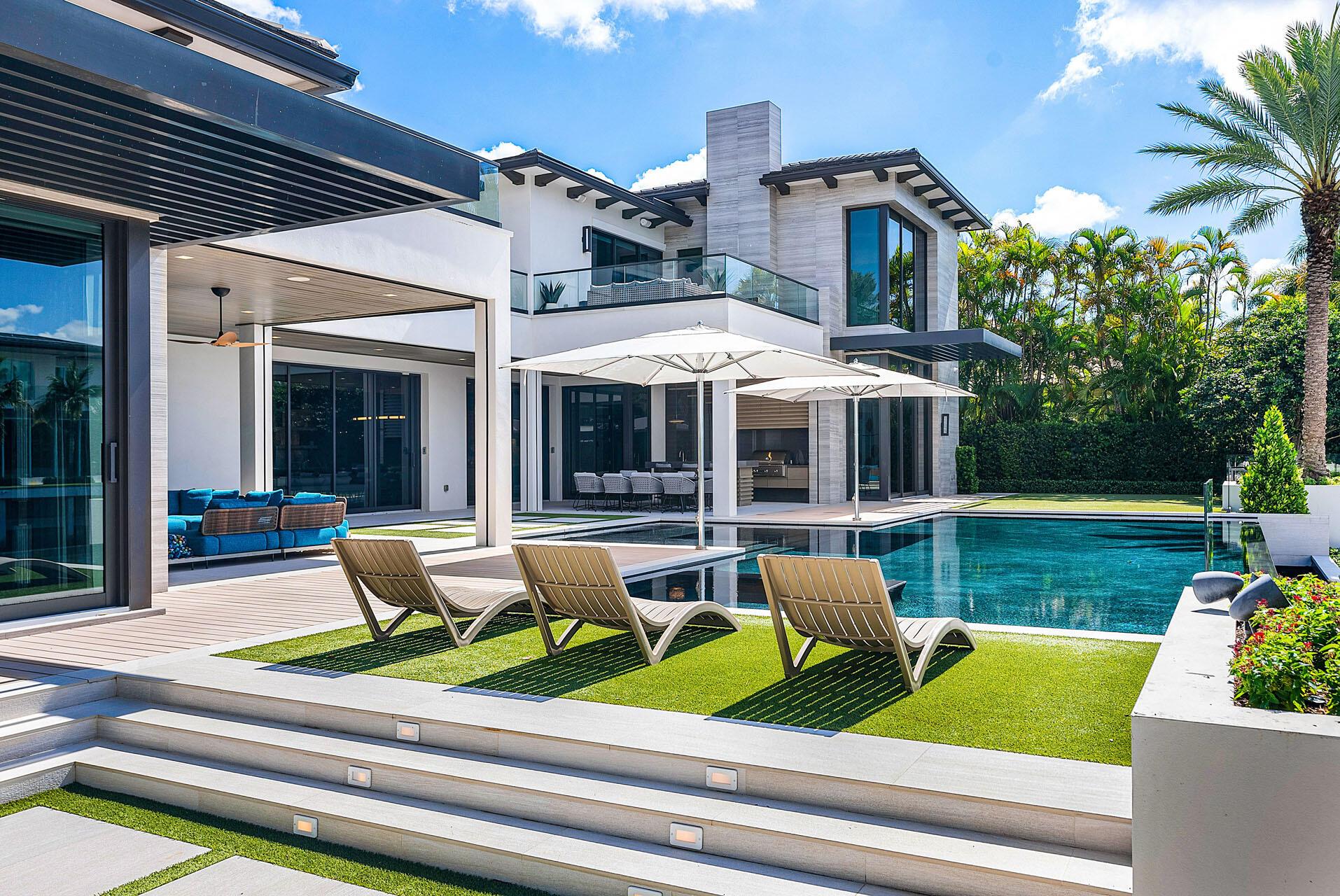 ROYAL PALM YACHT & COUNTRY CLUB - Residential
