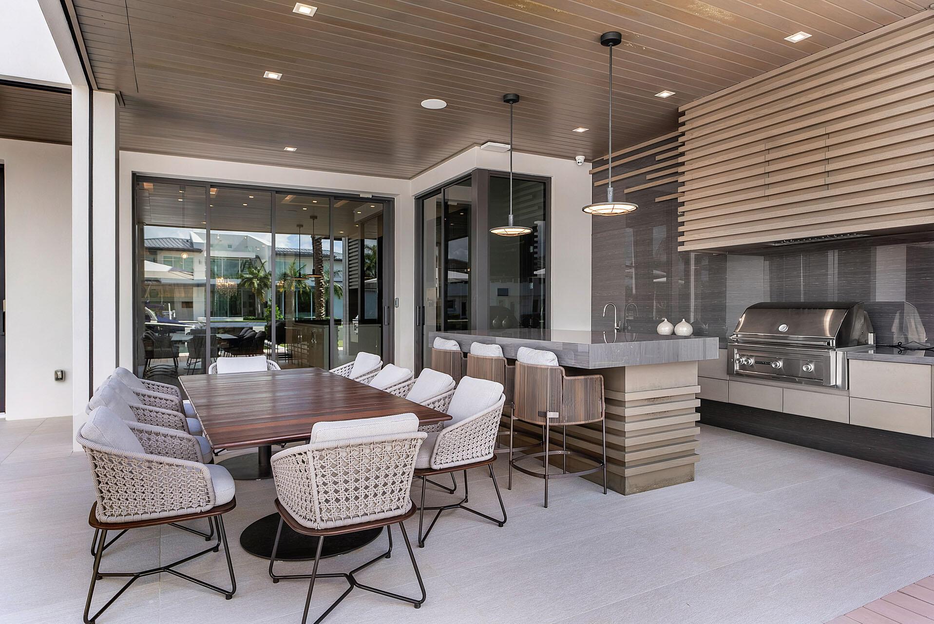 ROYAL PALM YACHT & COUNTRY CLUB - Residential