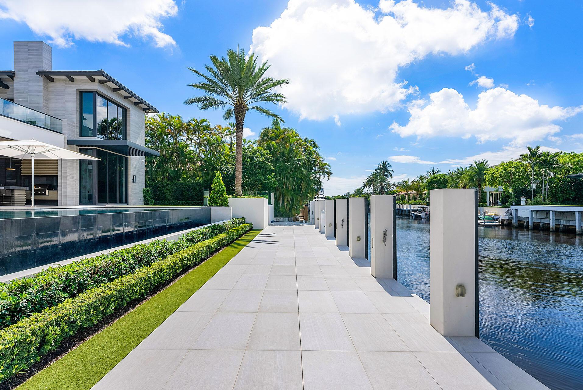 ROYAL PALM YACHT & COUNTRY CLUB - Residential
