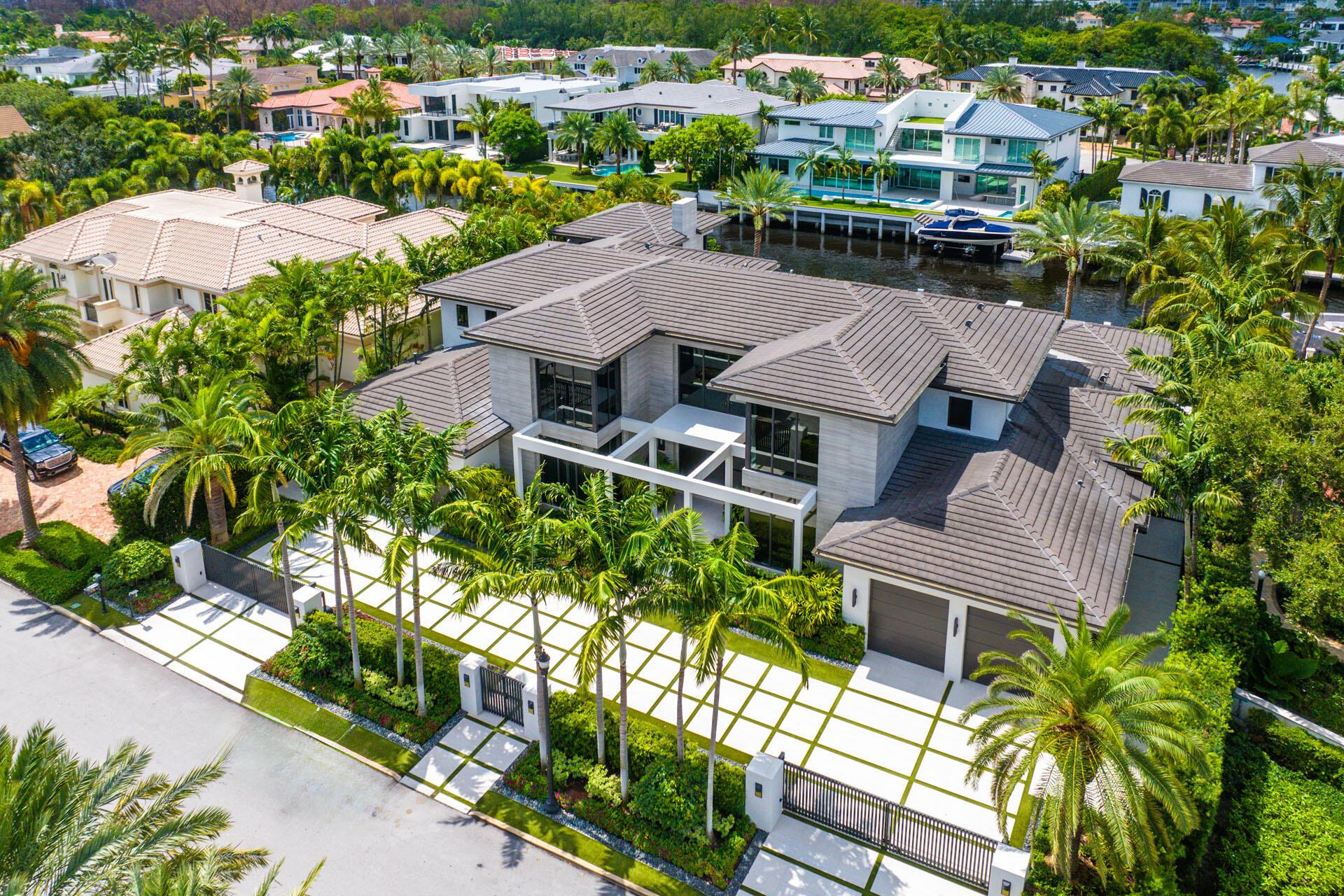 ROYAL PALM YACHT & COUNTRY CLUB - Residential