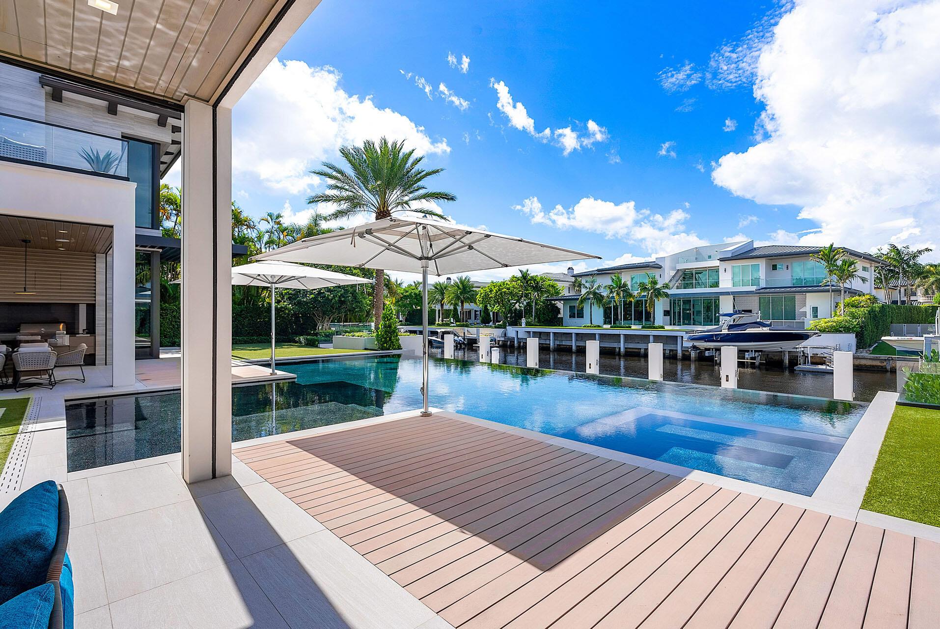 ROYAL PALM YACHT & COUNTRY CLUB - Residential