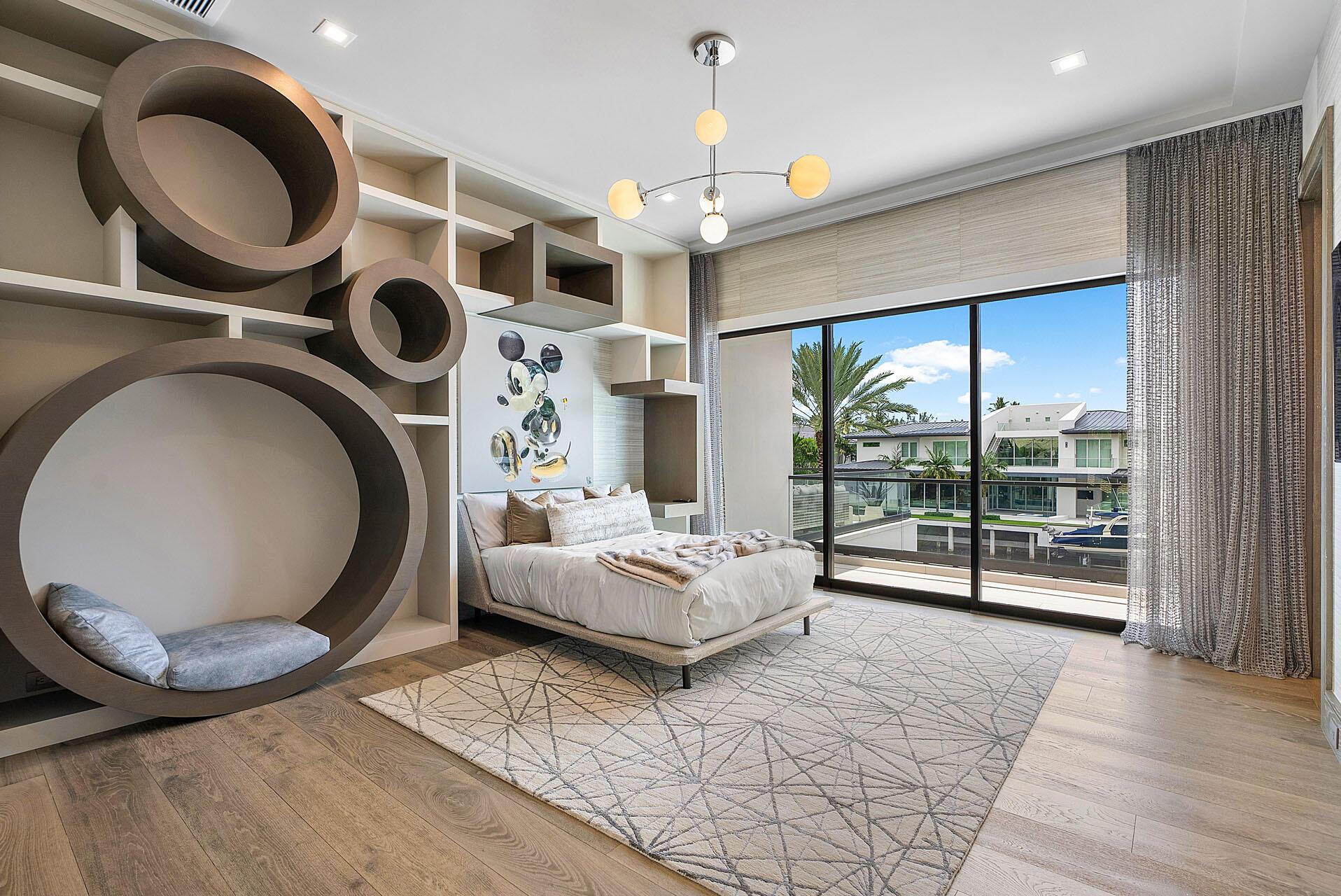 ROYAL PALM YACHT & COUNTRY CLUB - Residential