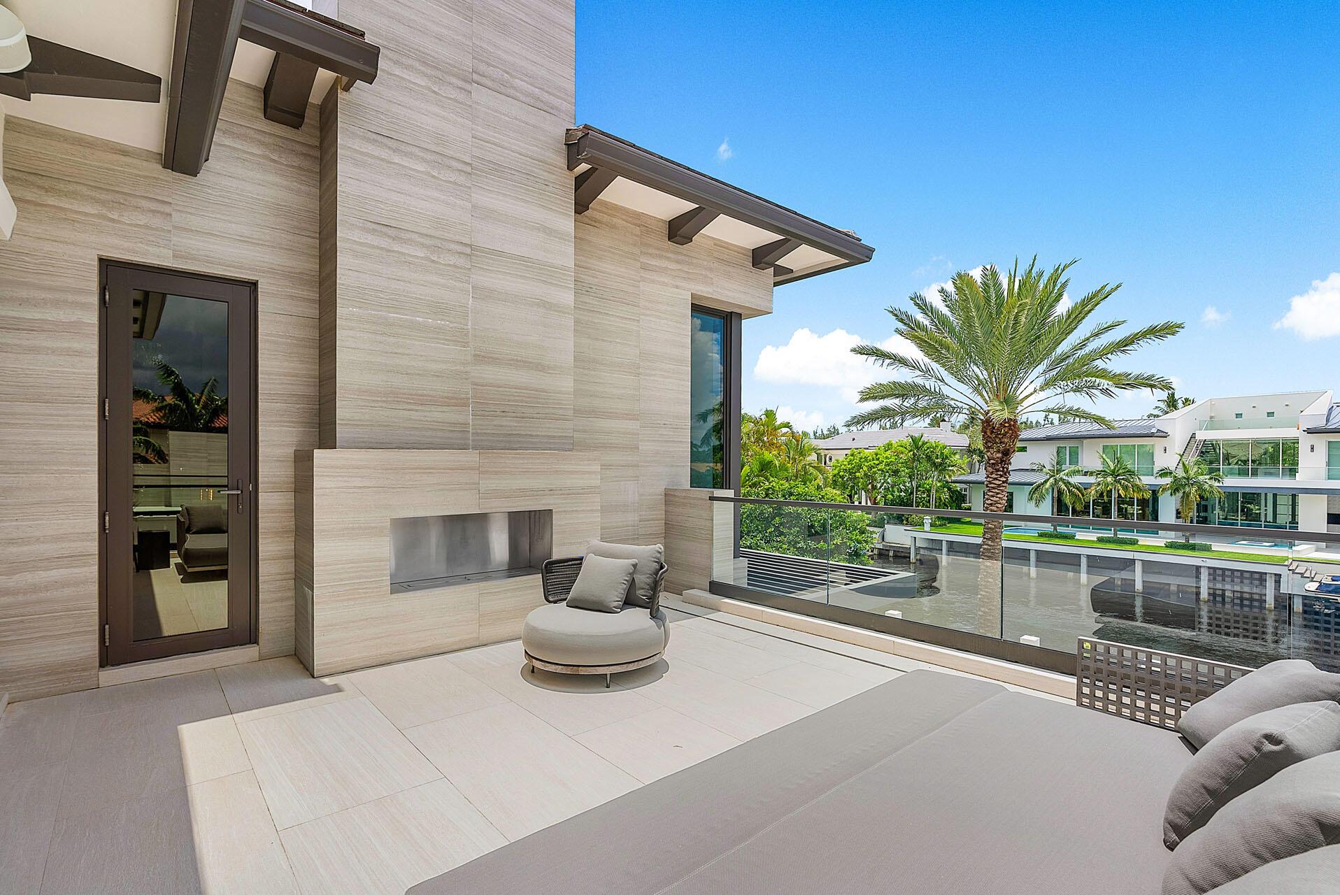 ROYAL PALM YACHT & COUNTRY CLUB - Residential