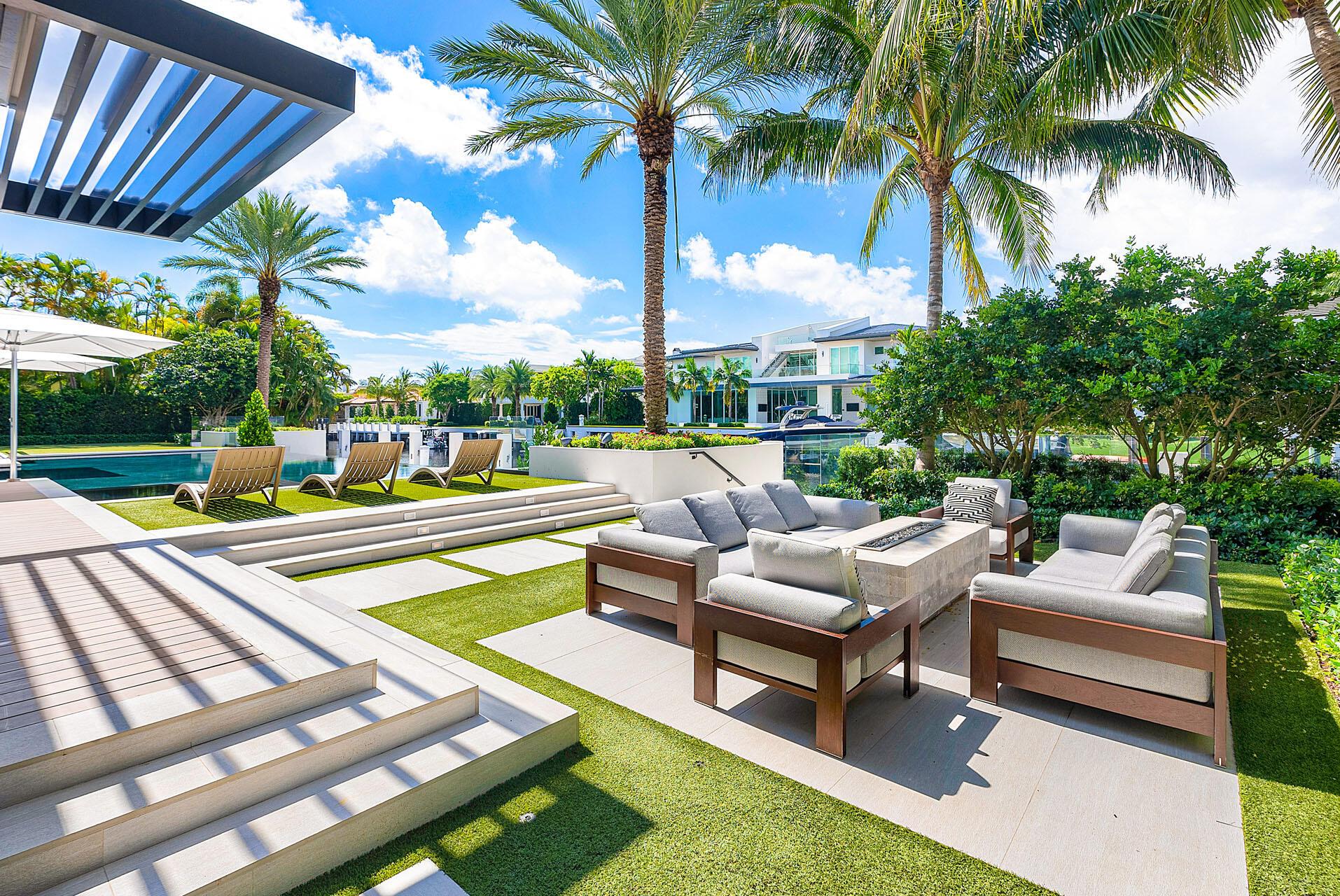 ROYAL PALM YACHT & COUNTRY CLUB - Residential
