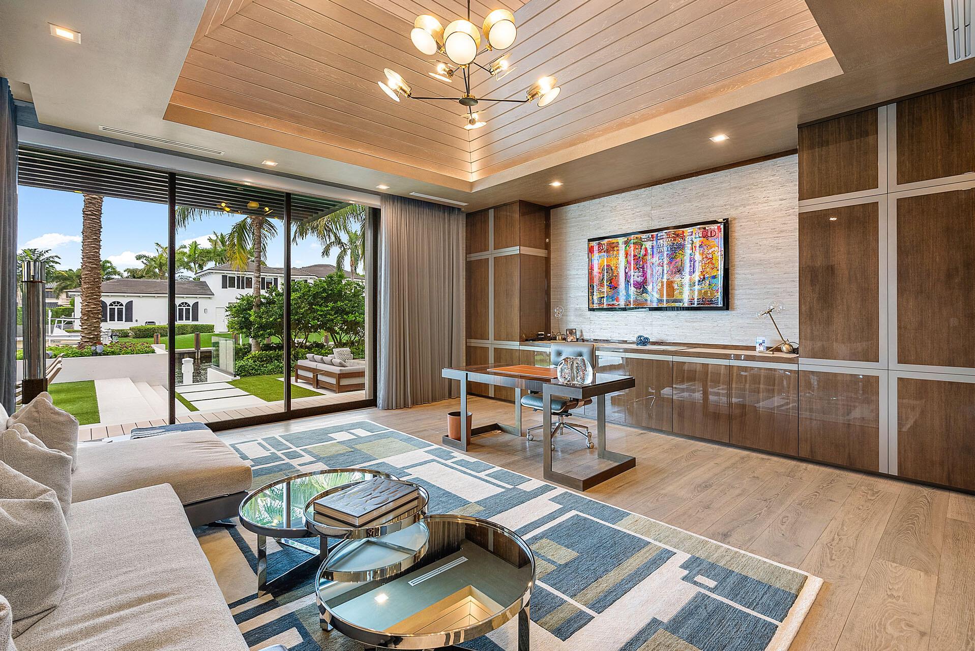 ROYAL PALM YACHT & COUNTRY CLUB - Residential