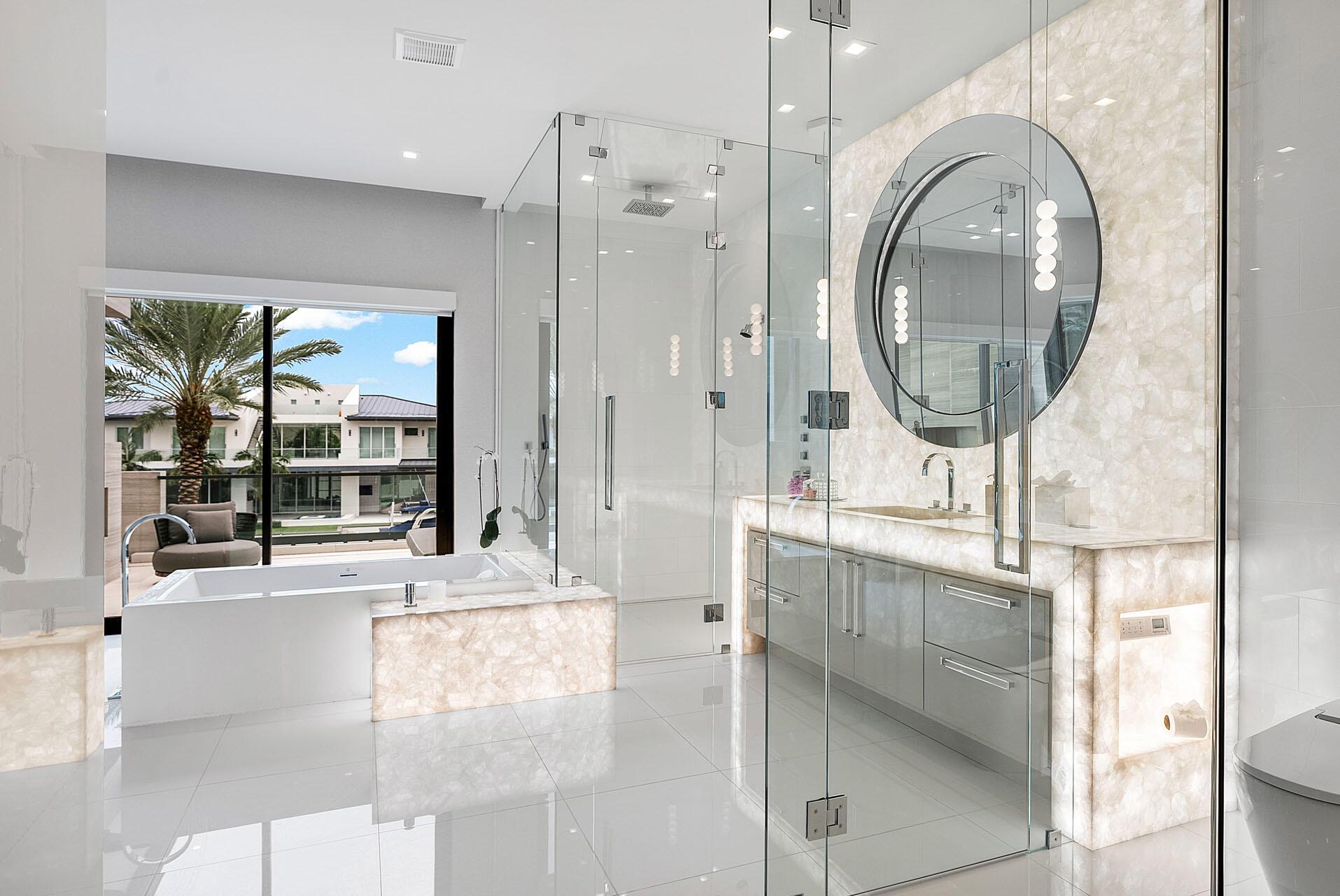 ROYAL PALM YACHT & COUNTRY CLUB - Residential