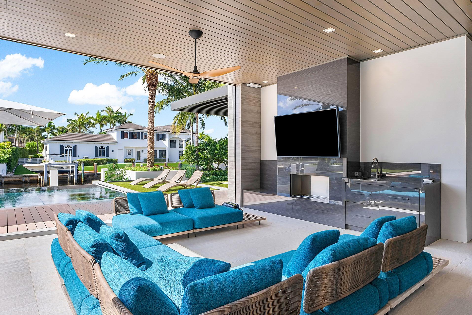 ROYAL PALM YACHT & COUNTRY CLUB - Residential