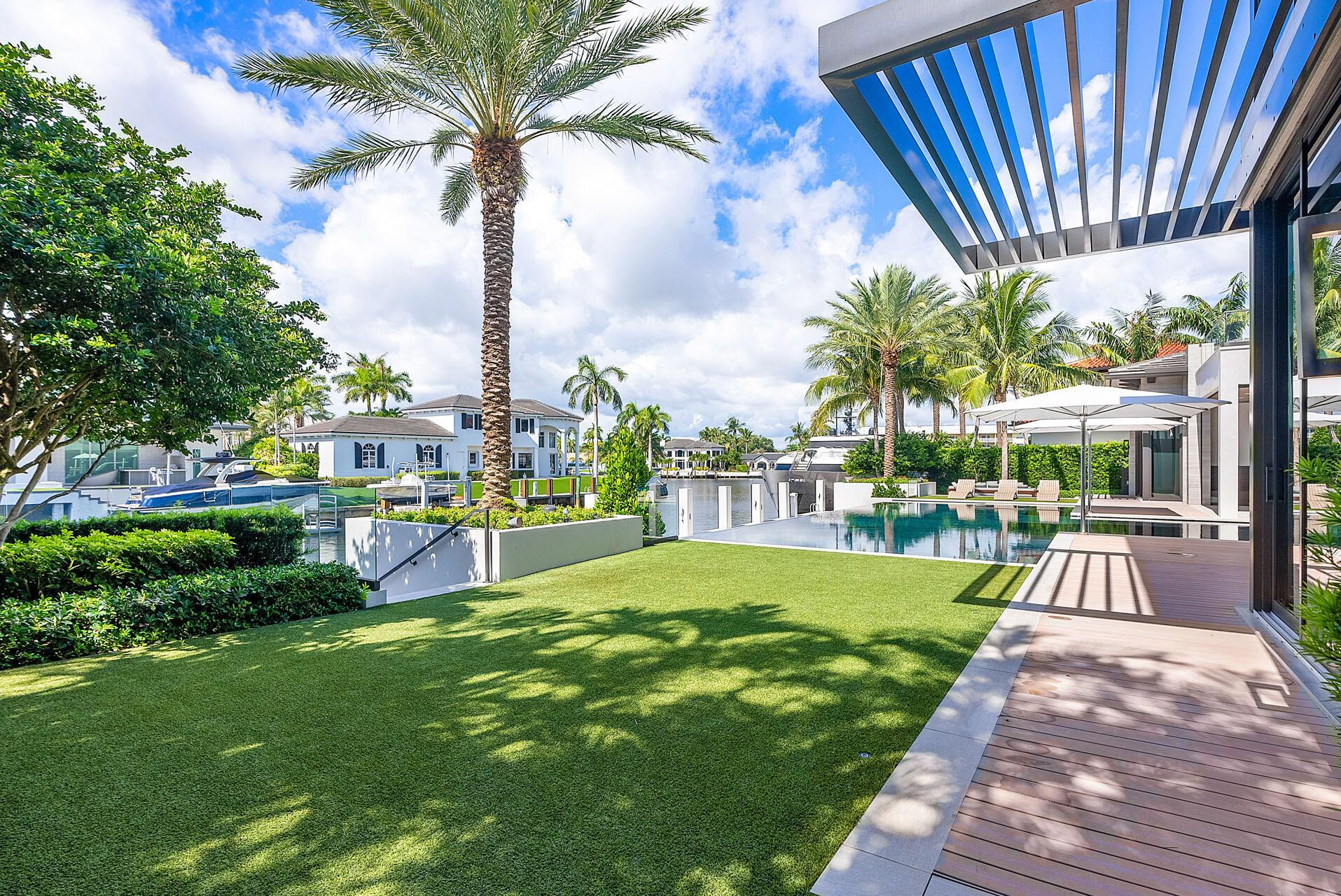 ROYAL PALM YACHT & COUNTRY CLUB - Residential