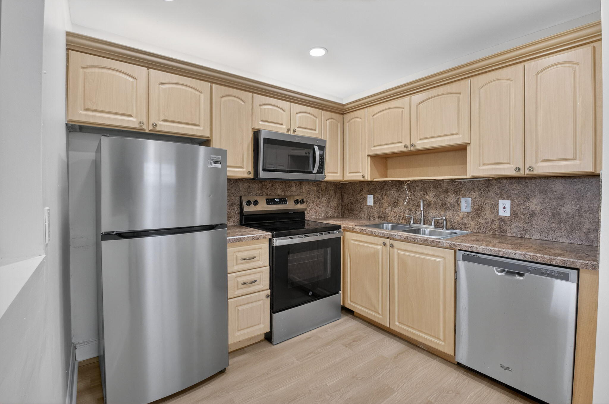 KINGS POINT VALENCIA CONDOS - Residential