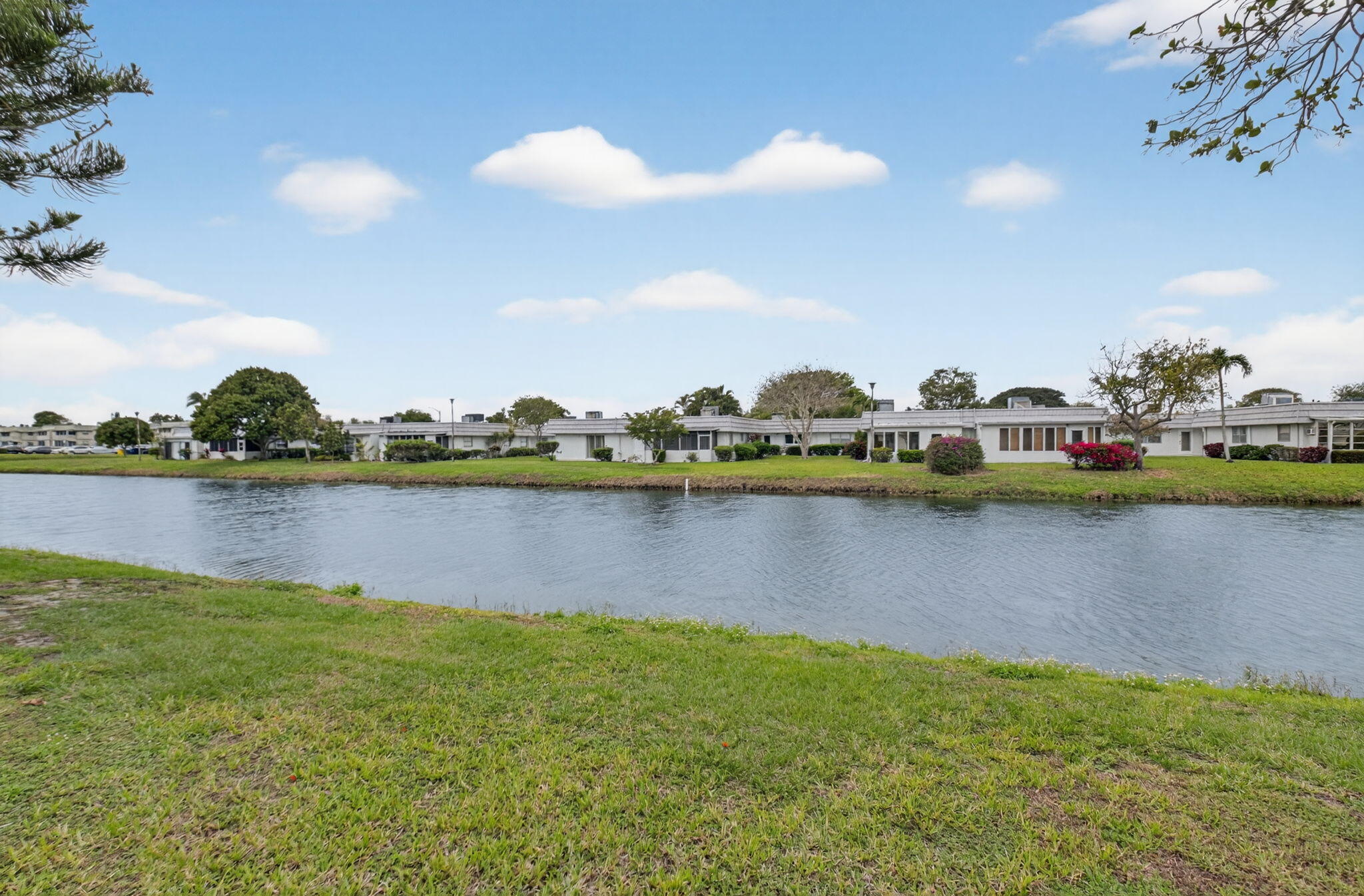 KINGS POINT VALENCIA CONDOS - Residential