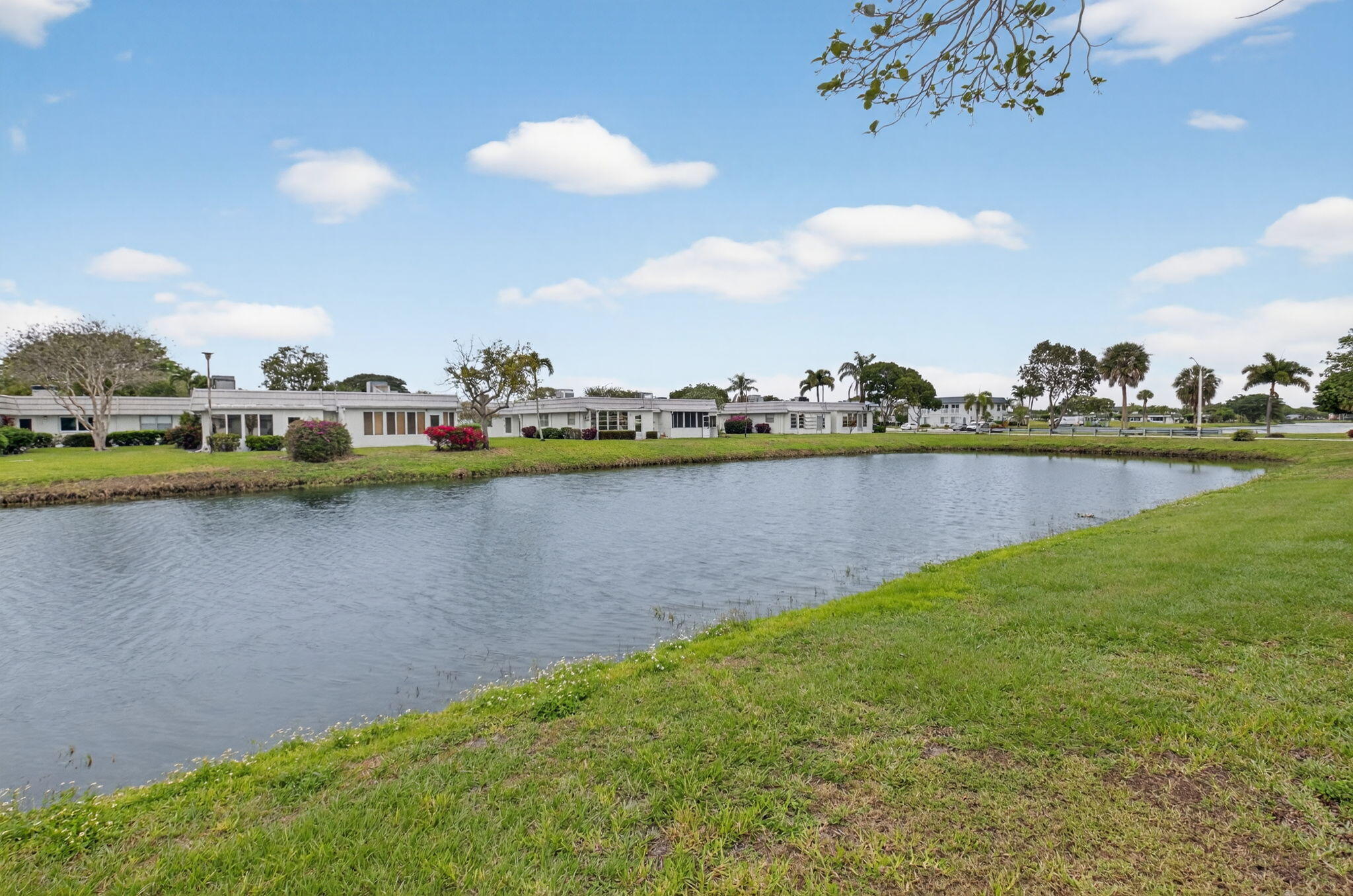 KINGS POINT VALENCIA CONDOS - Residential