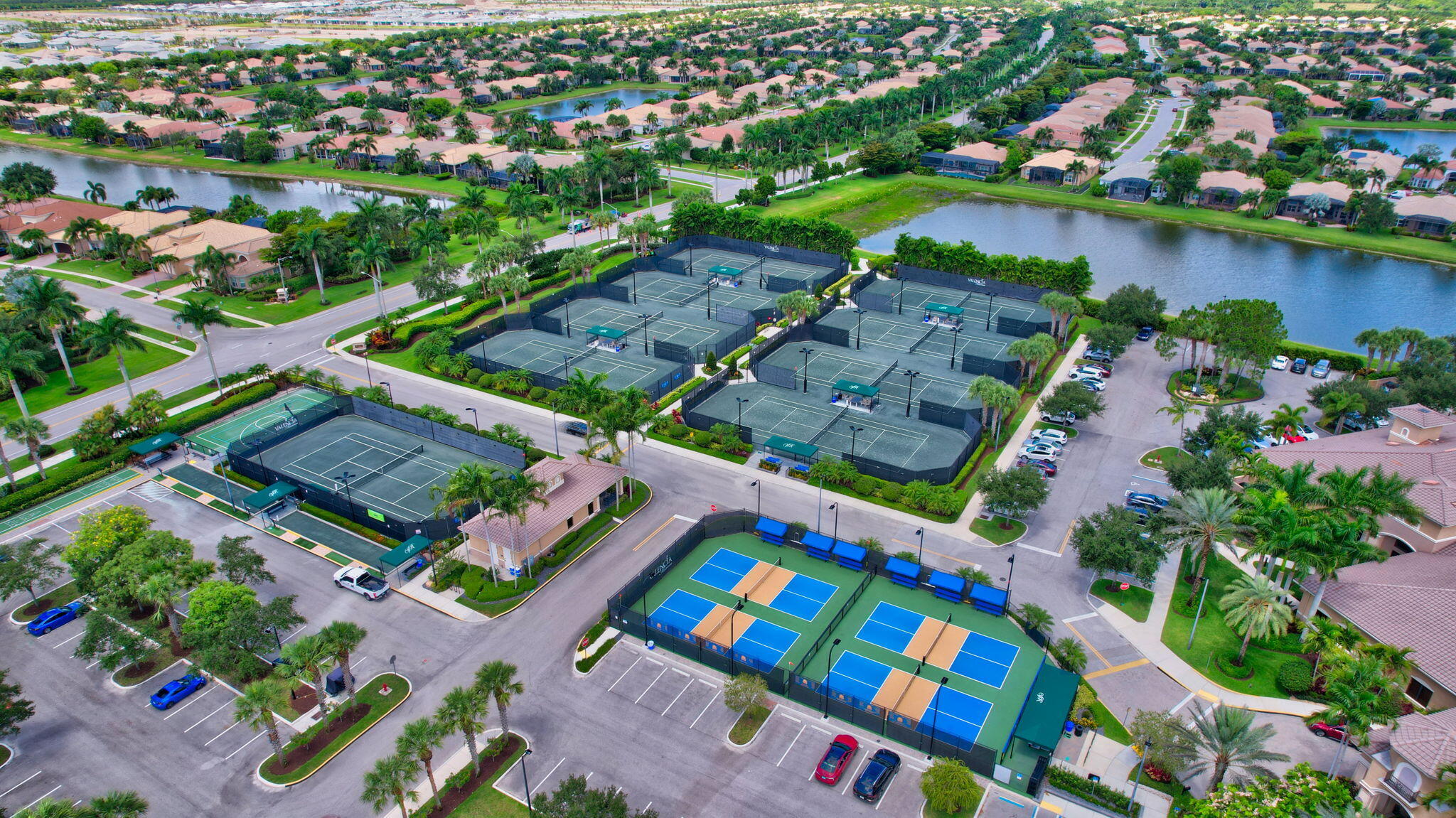 KINGS POINT VALENCIA CONDOS - Residential