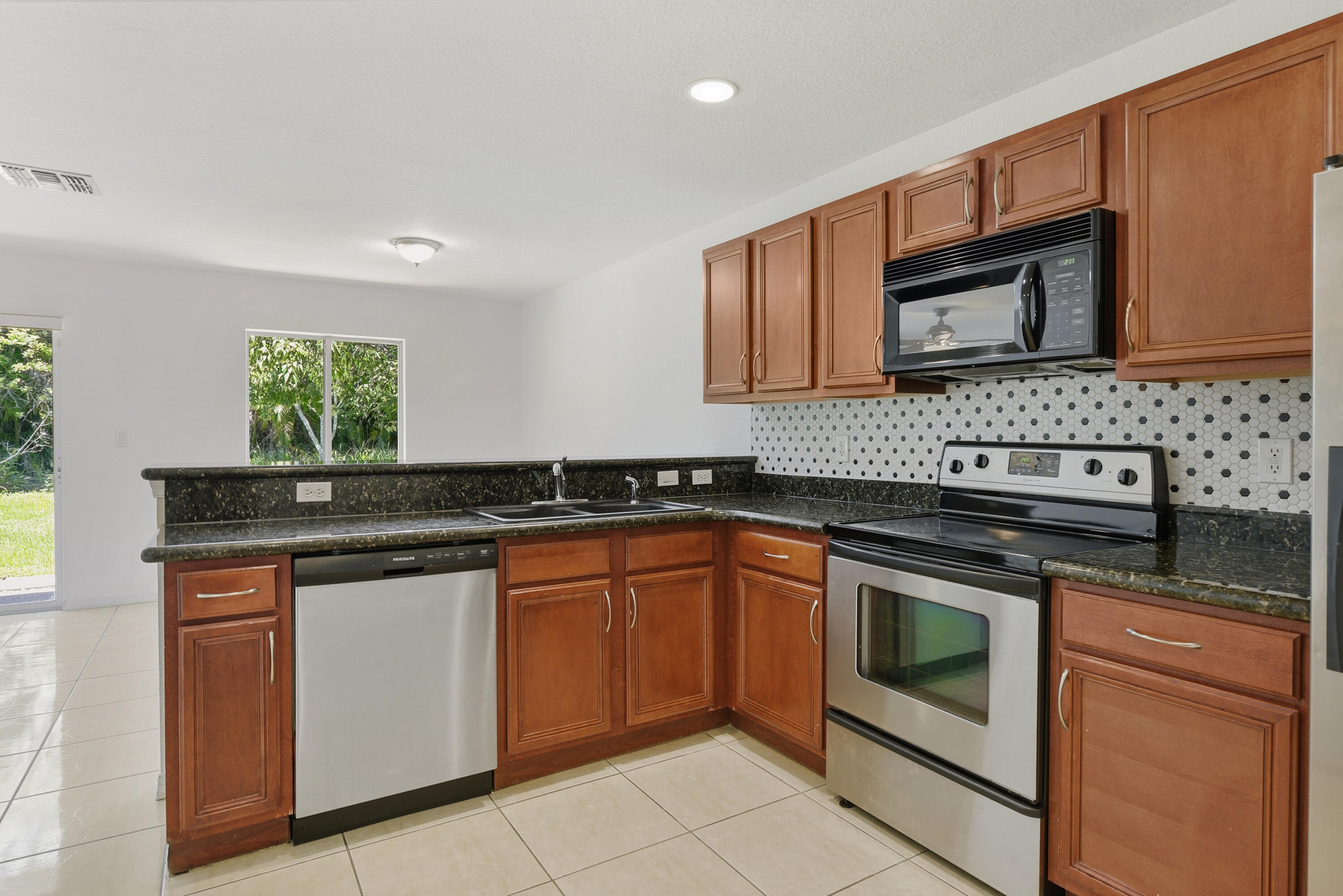 THIRD REPLAT OF PORTOFINO ISLES - Residential
