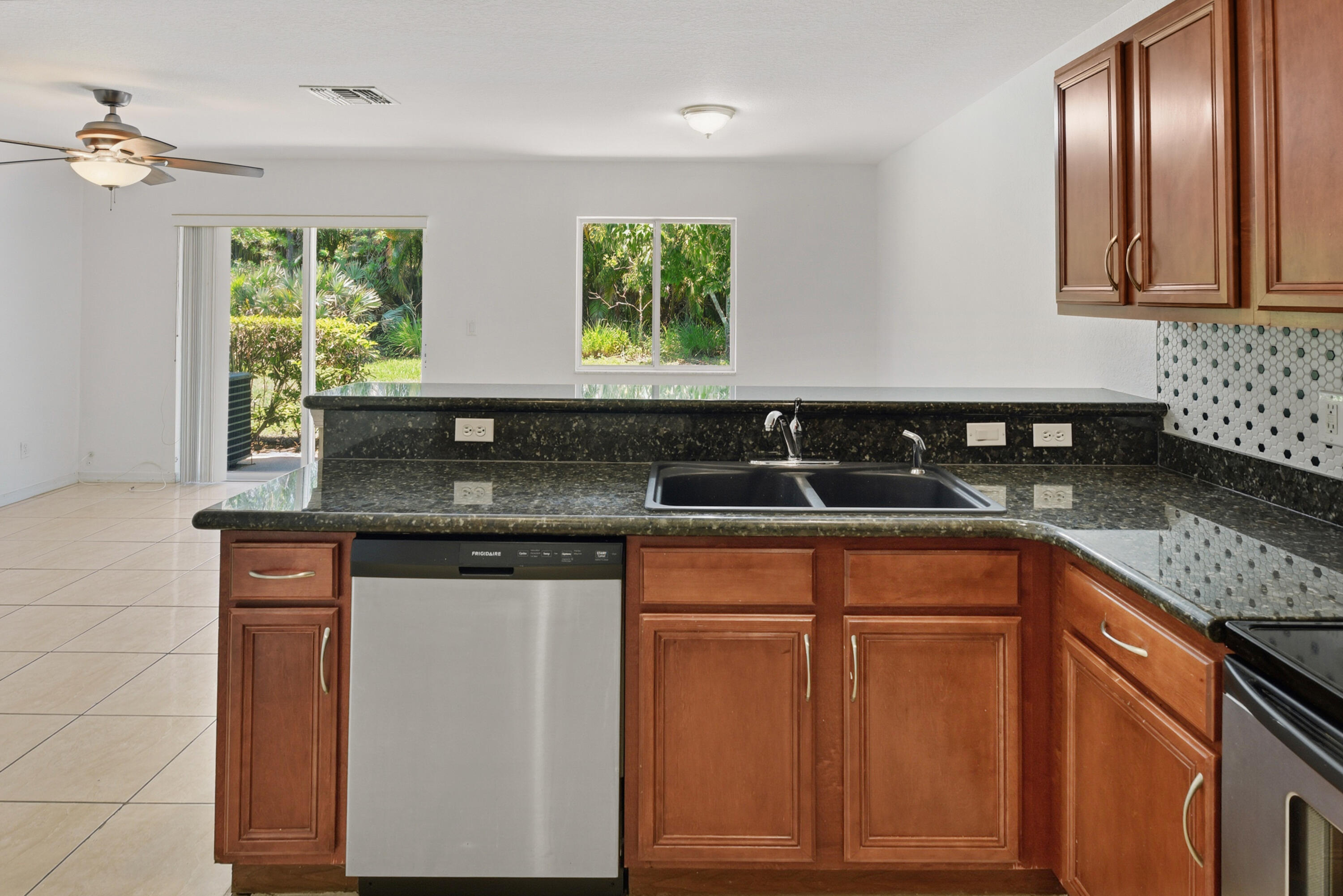 THIRD REPLAT OF PORTOFINO ISLES - Residential