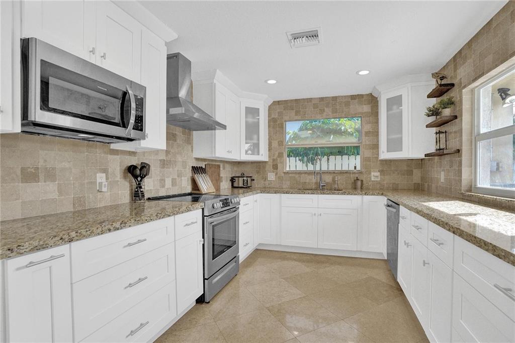 CORAL RIDGE ISLES - Residential