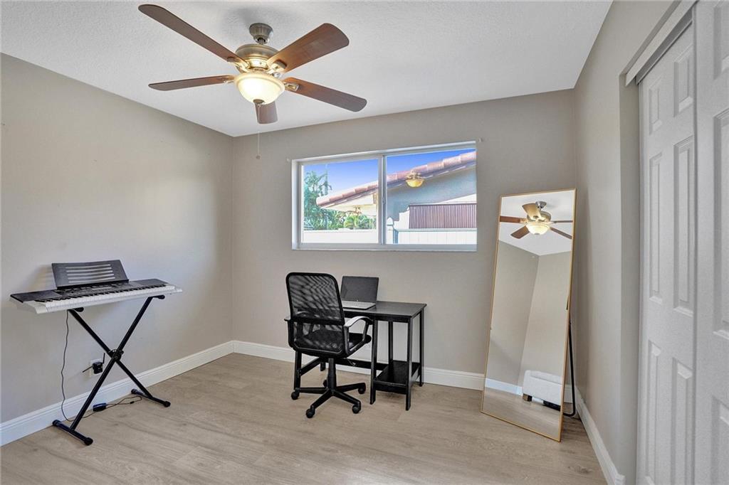 CORAL RIDGE ISLES - Residential