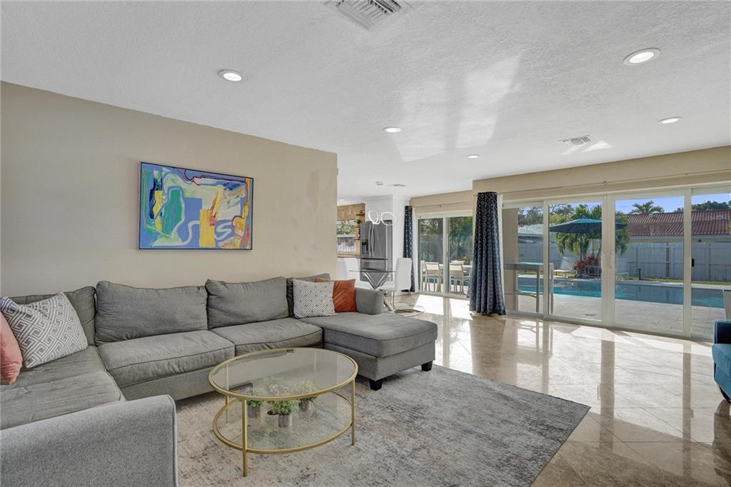 CORAL RIDGE ISLES - Residential