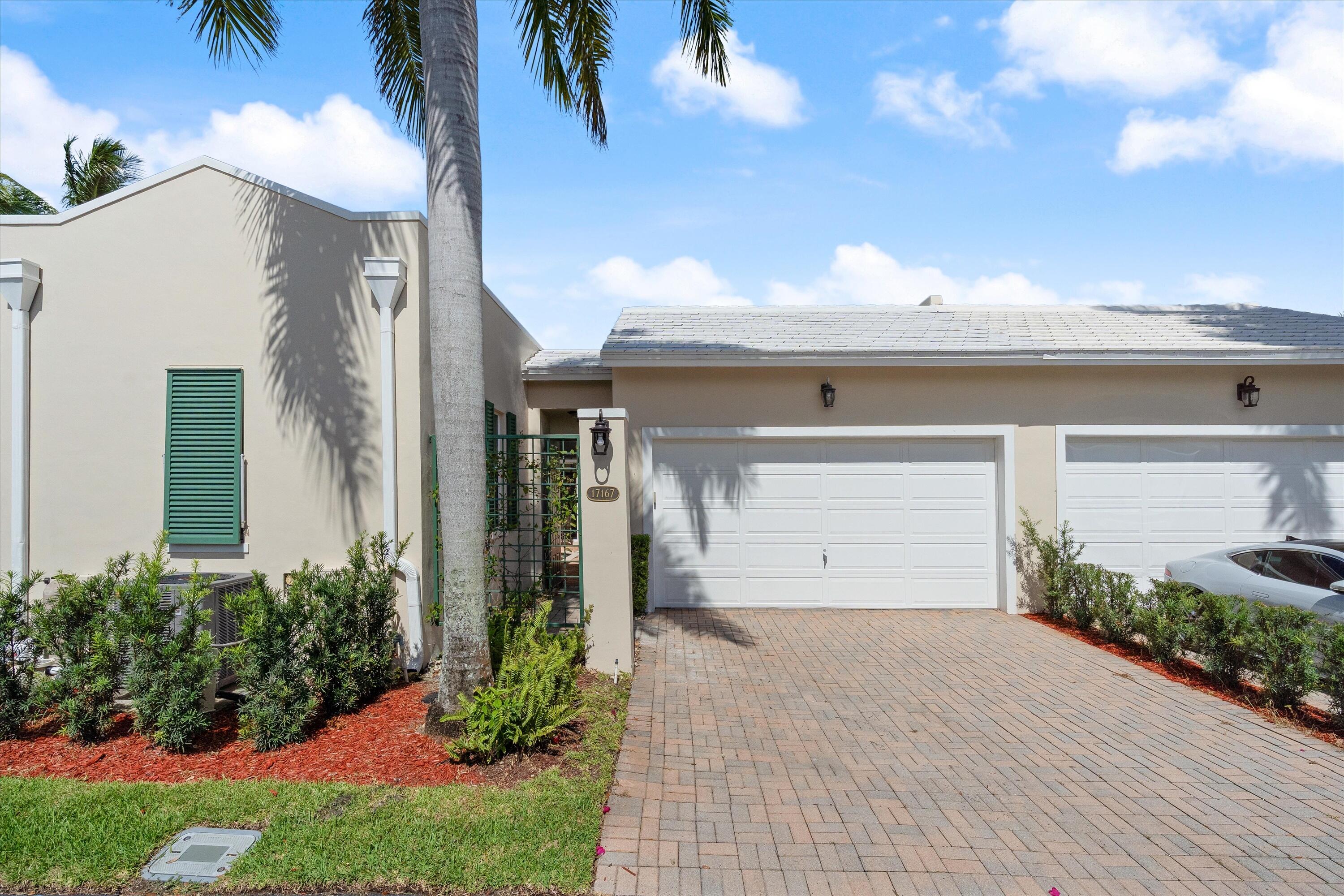 GREENS AT BOCA GOLF AND TENNIS CLUB PALM AIRE EAST - Residential