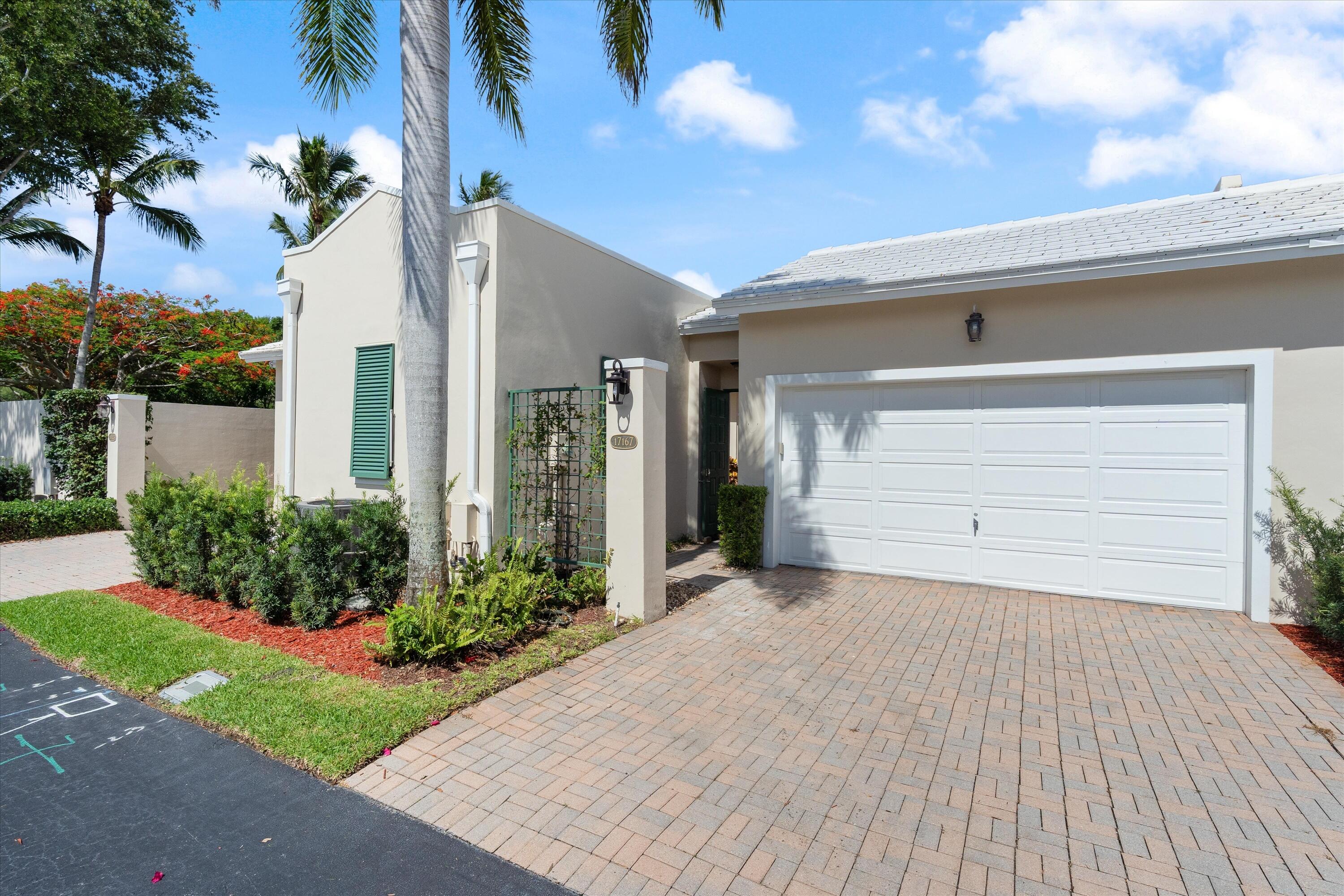 GREENS AT BOCA GOLF AND TENNIS CLUB PALM AIRE EAST - Residential