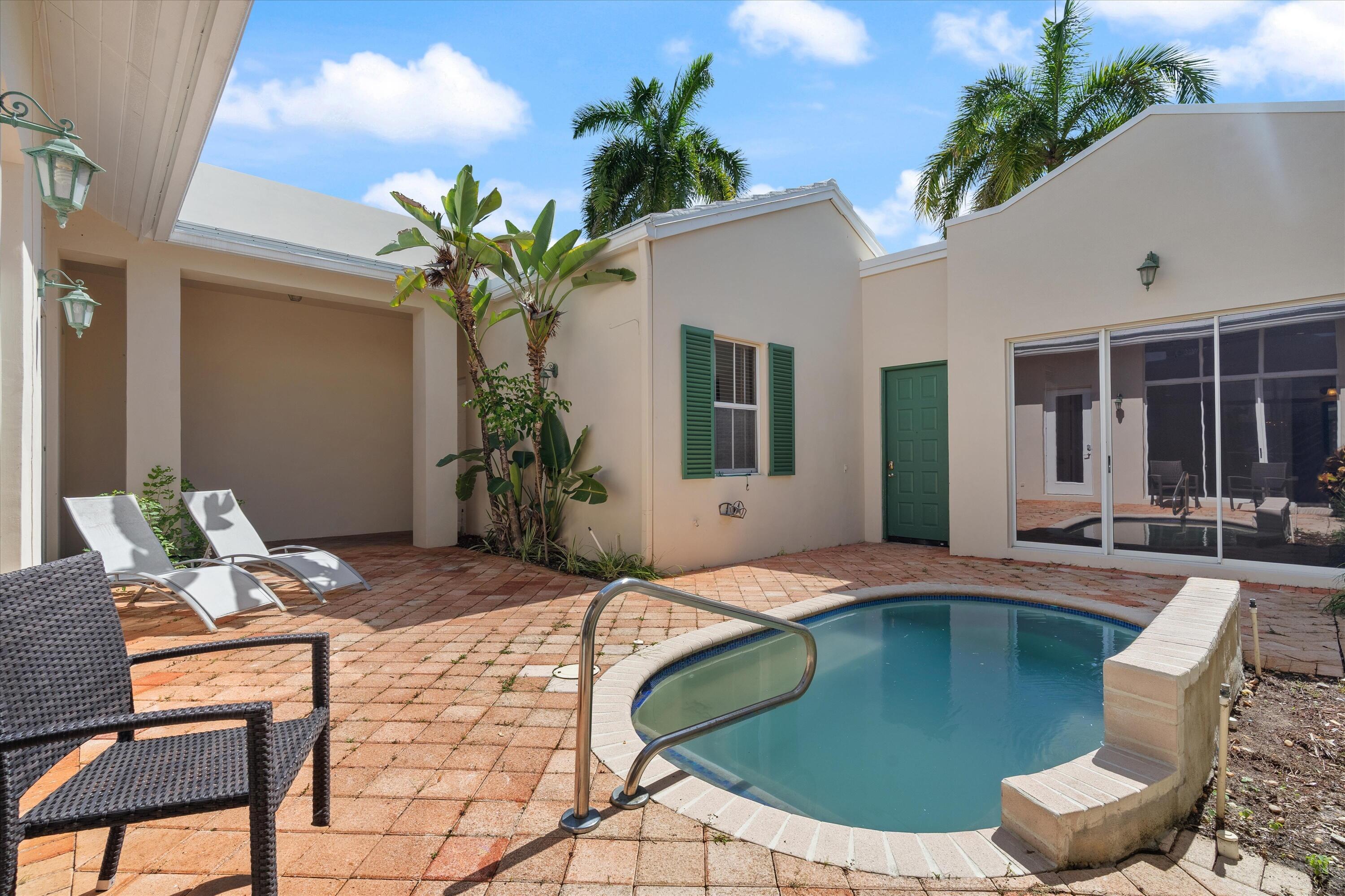 GREENS AT BOCA GOLF AND TENNIS CLUB PALM AIRE EAST - Residential