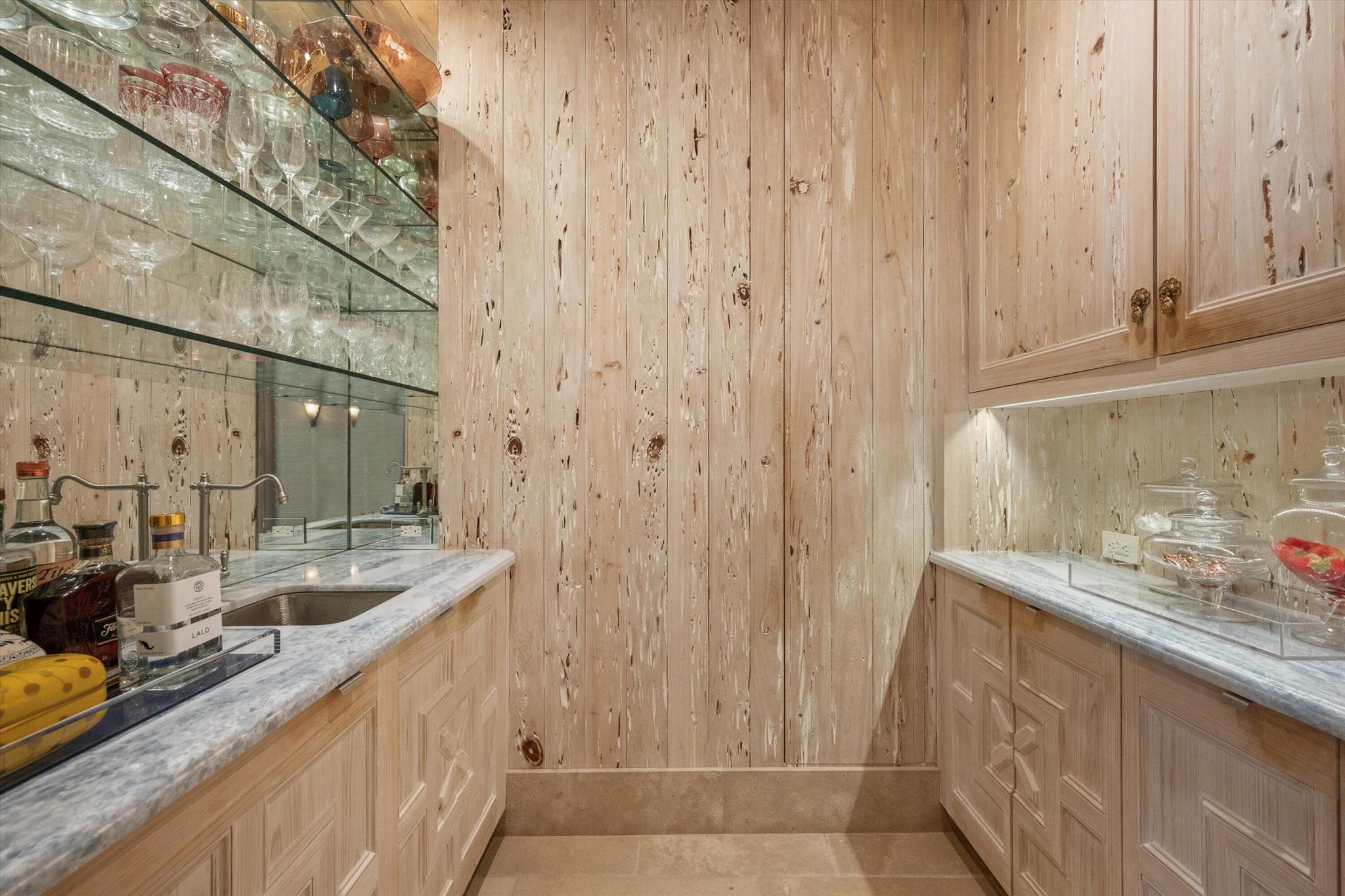 OCEAN PARK H W ROBBINS ADD IN - Residential