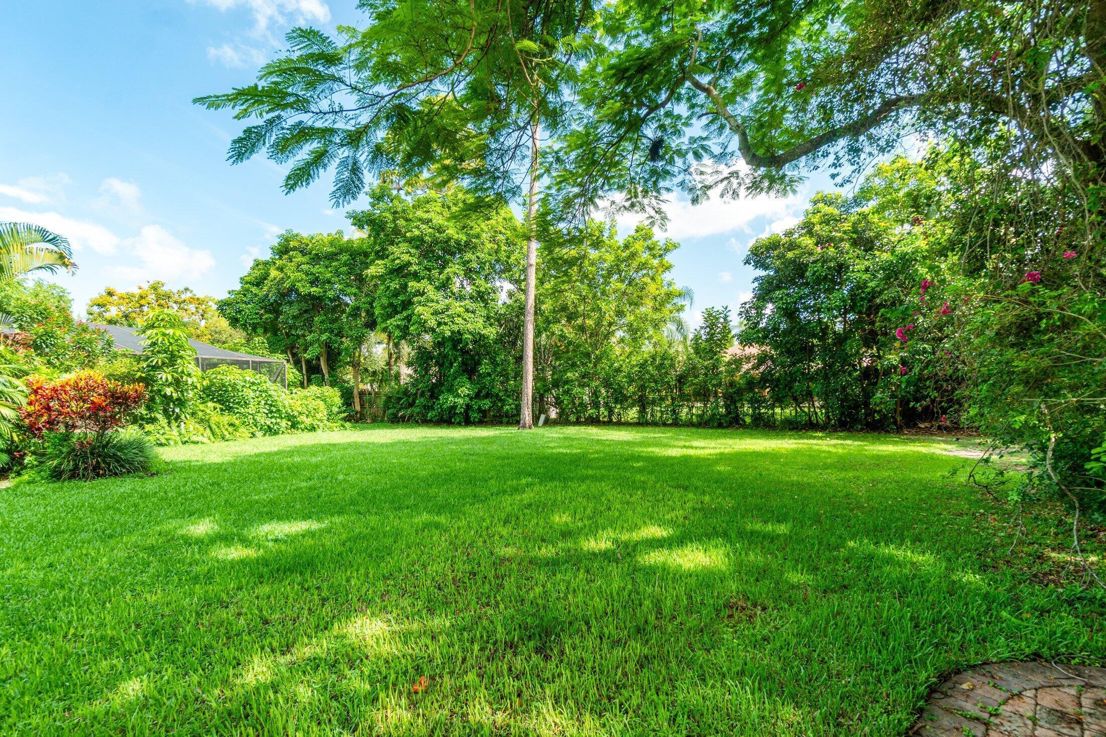 PINEWOOD EAST 2 OF WELLINGTON - Residential